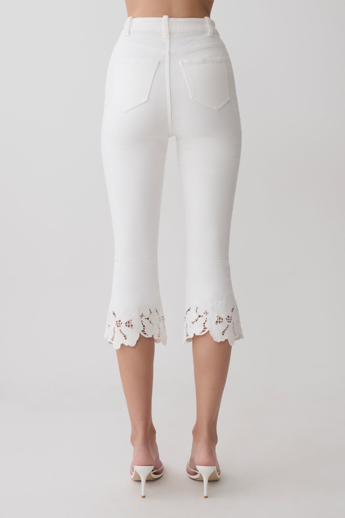 Tillie Flower Embroidery Denim Capris - White