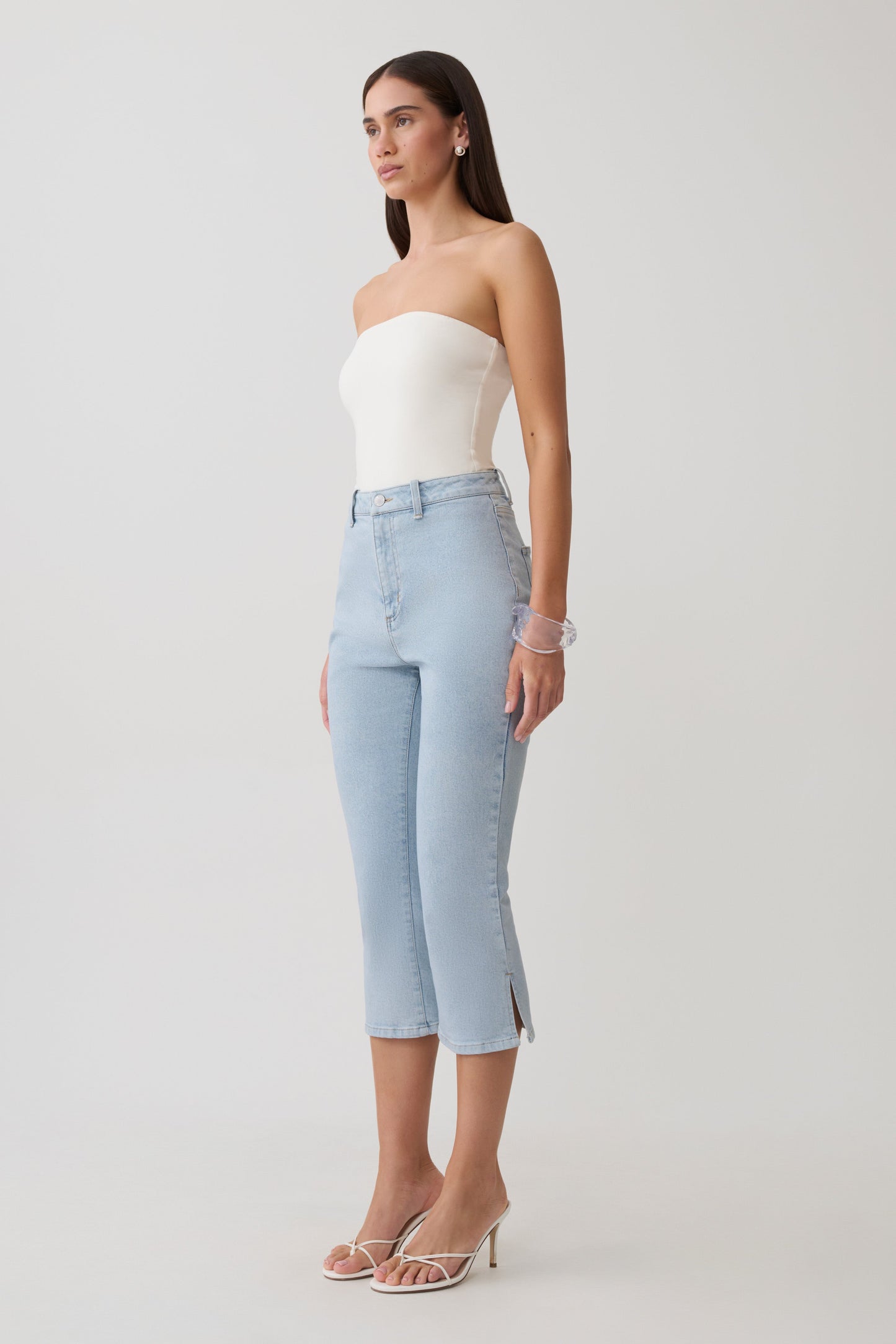 Mary Denim Capris - Light Blue