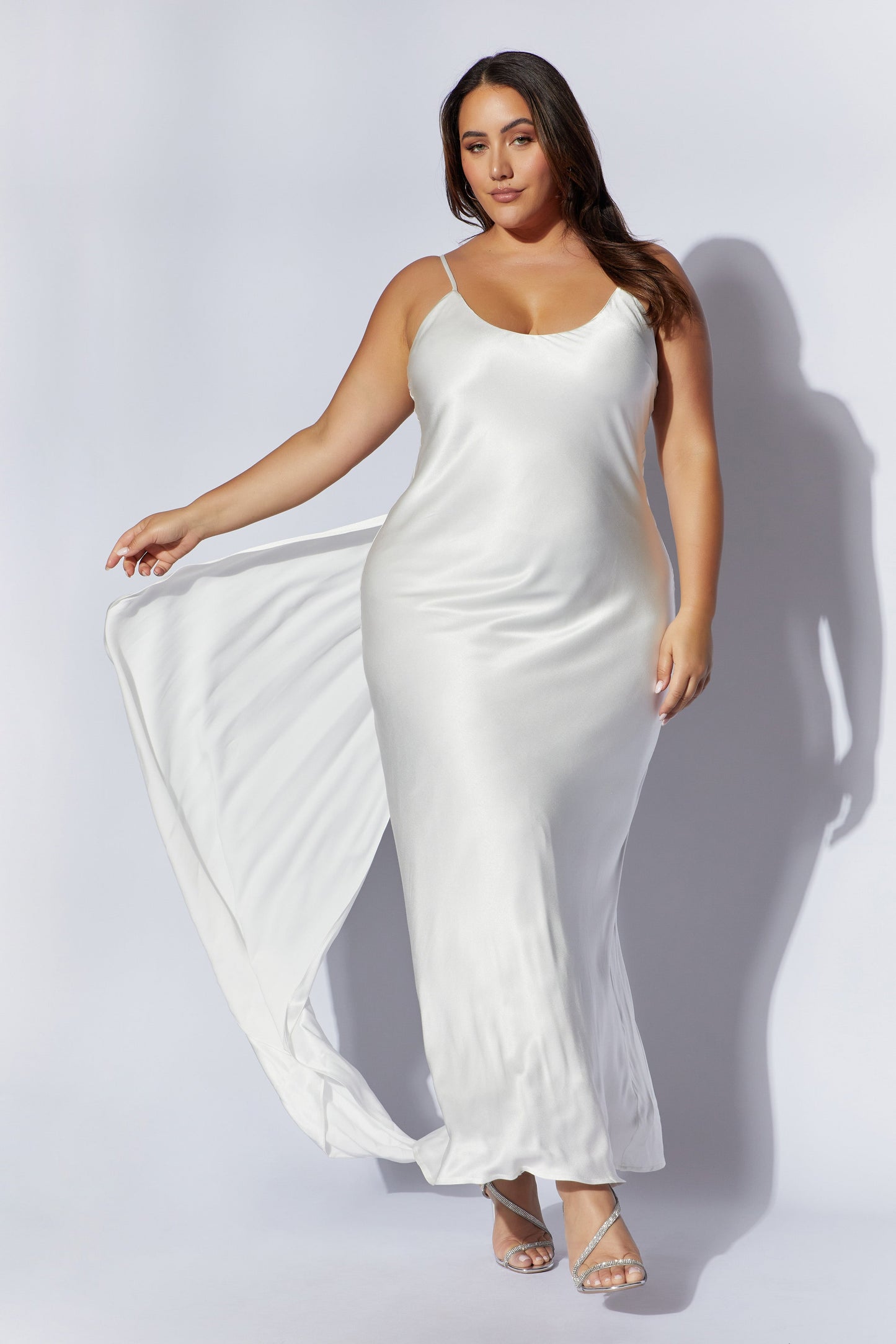 Kailey Low Back Maxi Dress With Bow Train - White