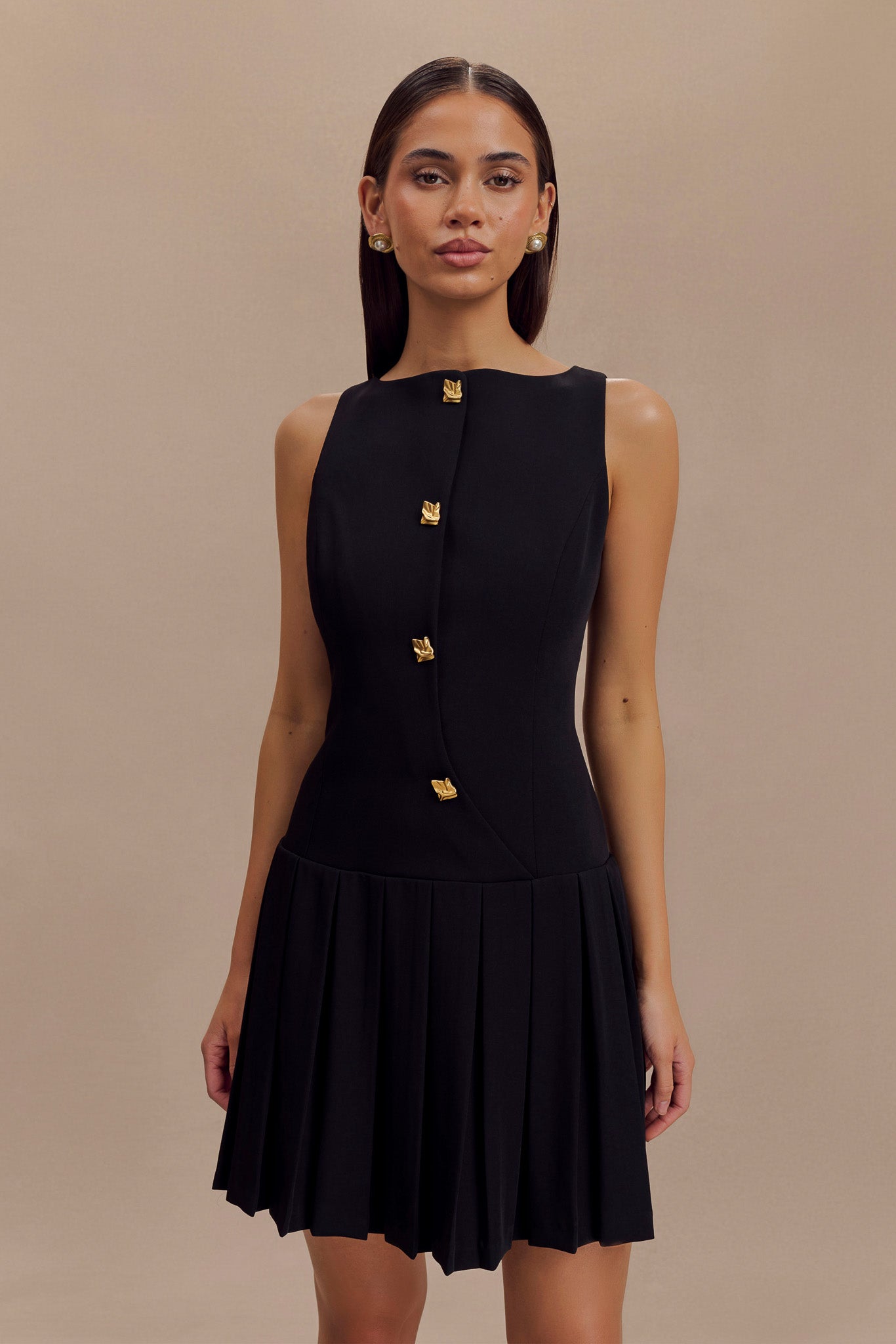 Mackenzie Sleeveless Pleated Mini Dress / Black | MESHKI