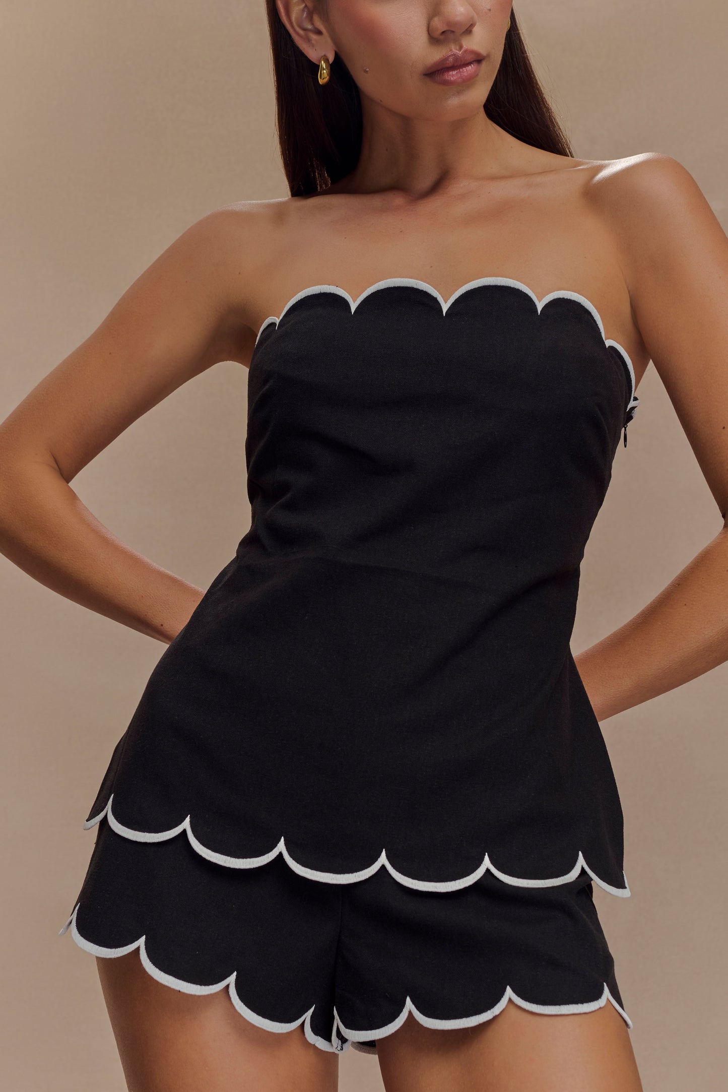 Judith Strapless Scallop Top - Black