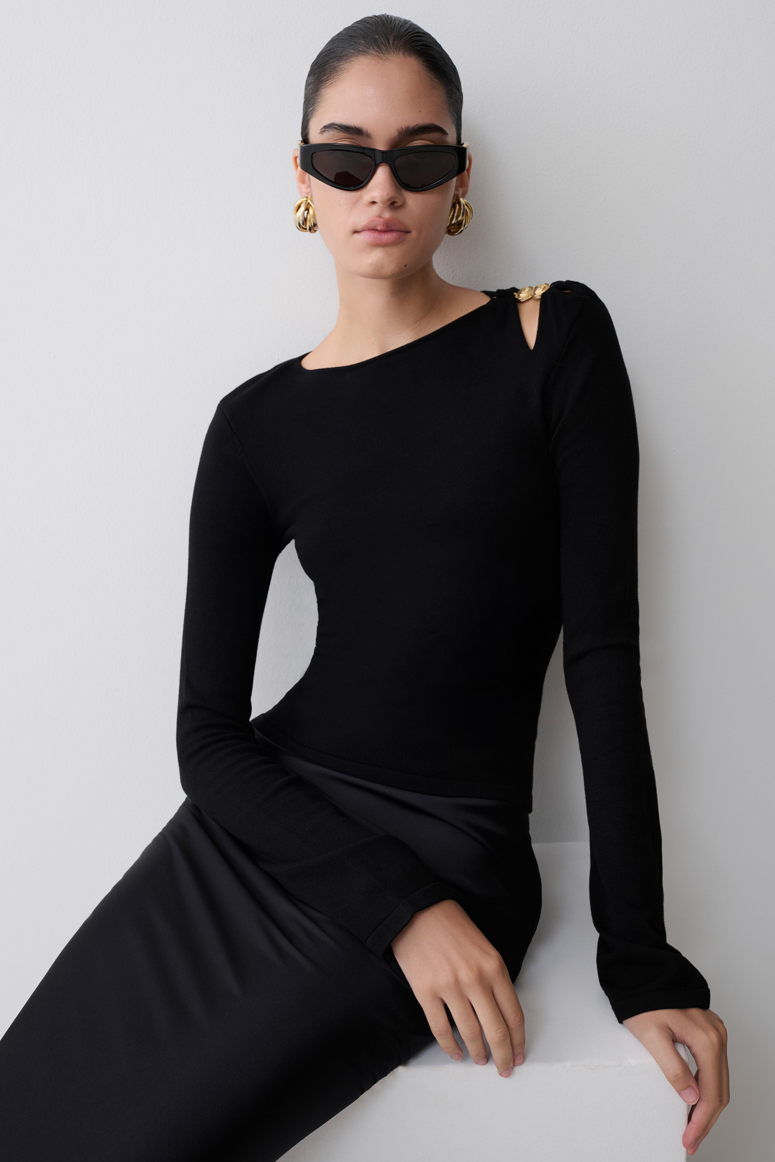 Ricky Knit Long Sleeve Longline Top - Black | MESHKI US