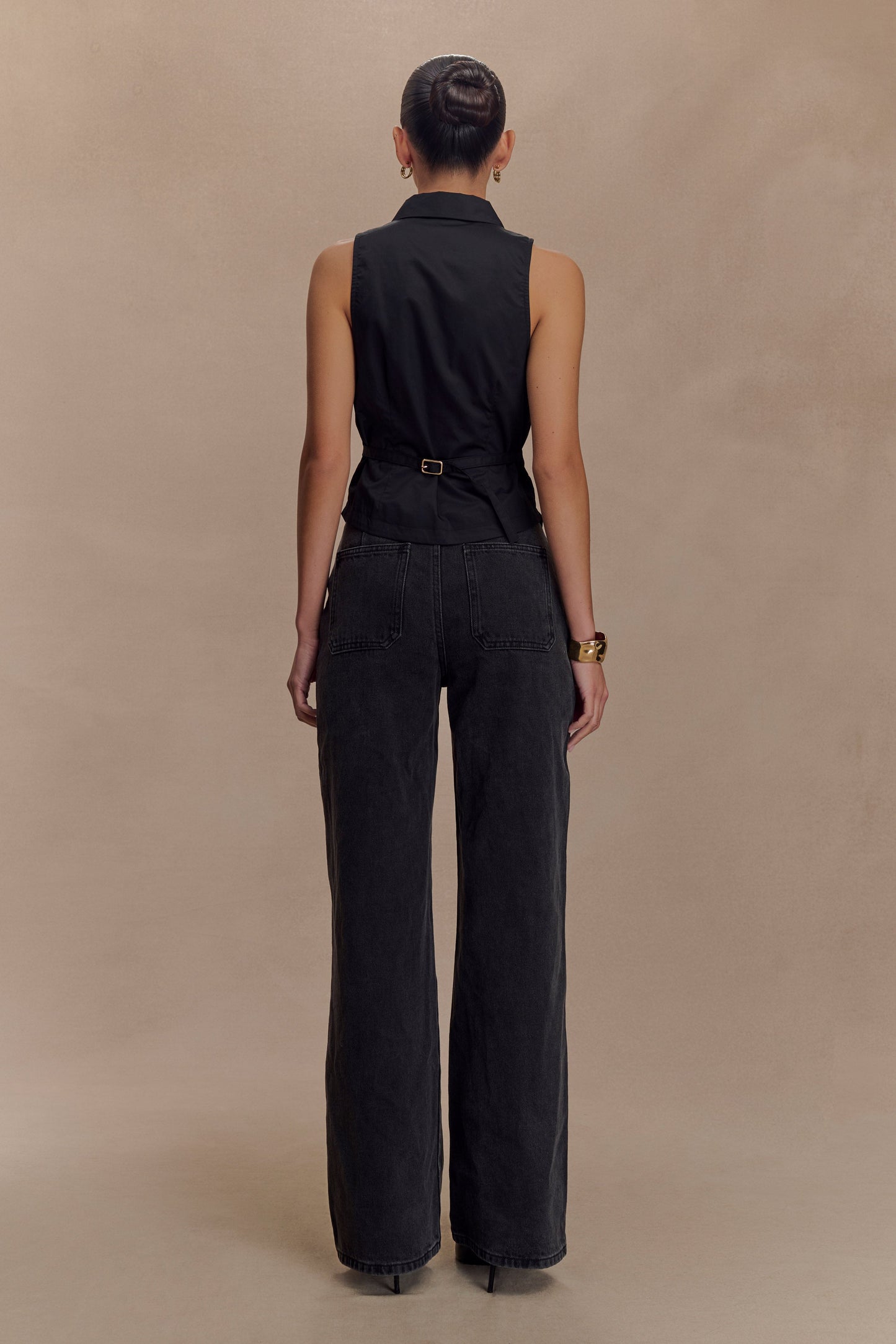 Selene Sleeveless Halter Shirt - Black