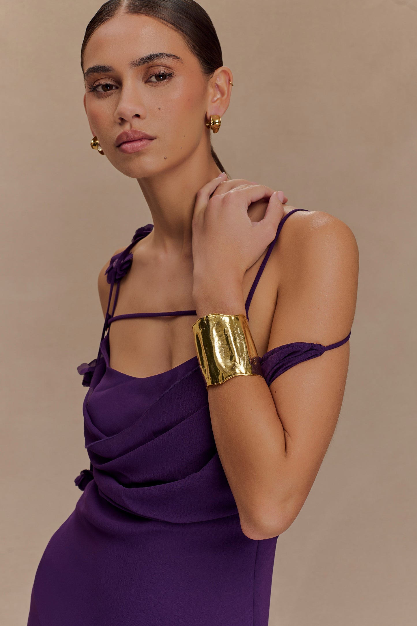 Ilania Textured Bangle - Gold