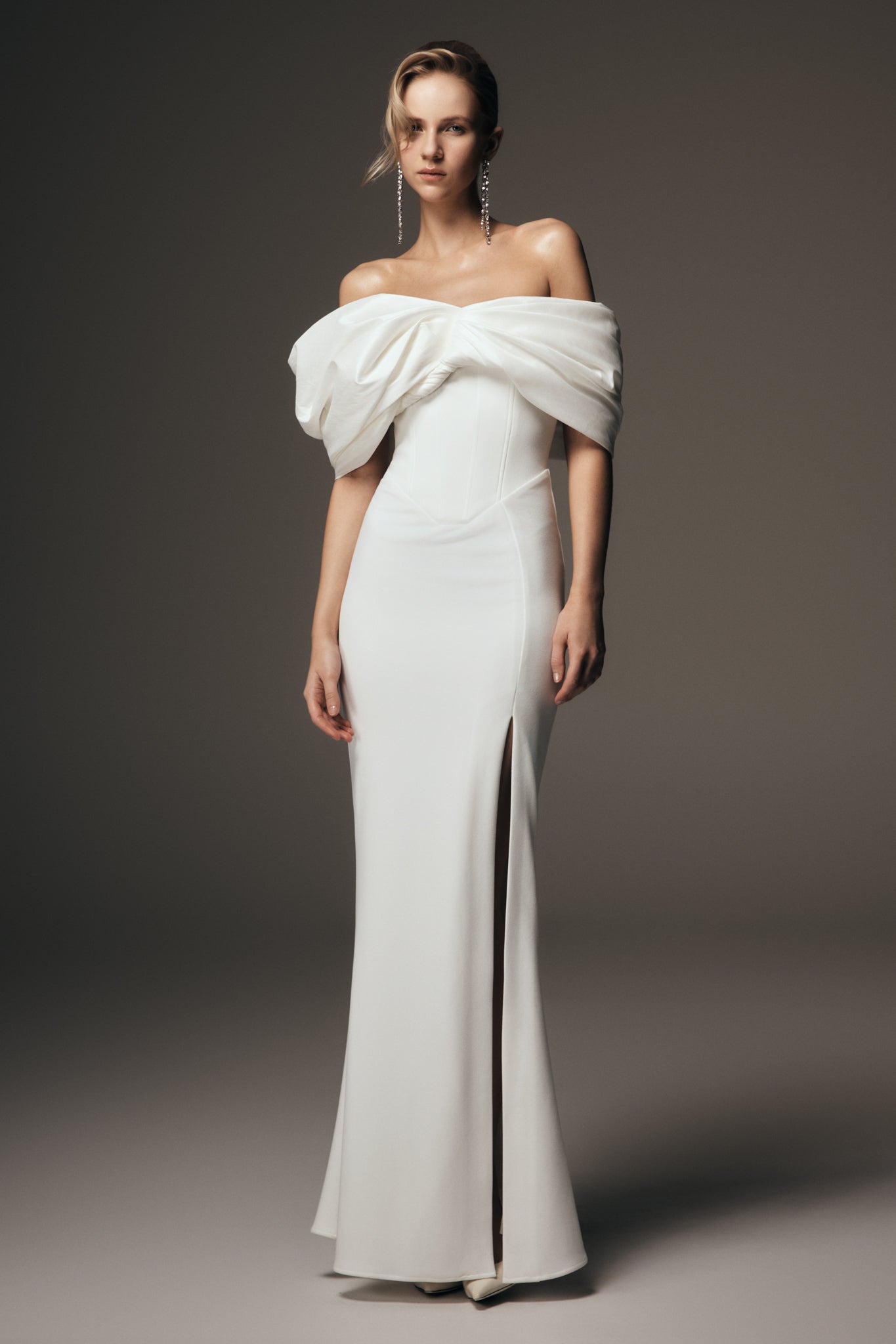 Aphrodite Off Shoulder Crepe Gown / Ivory | MESHKI