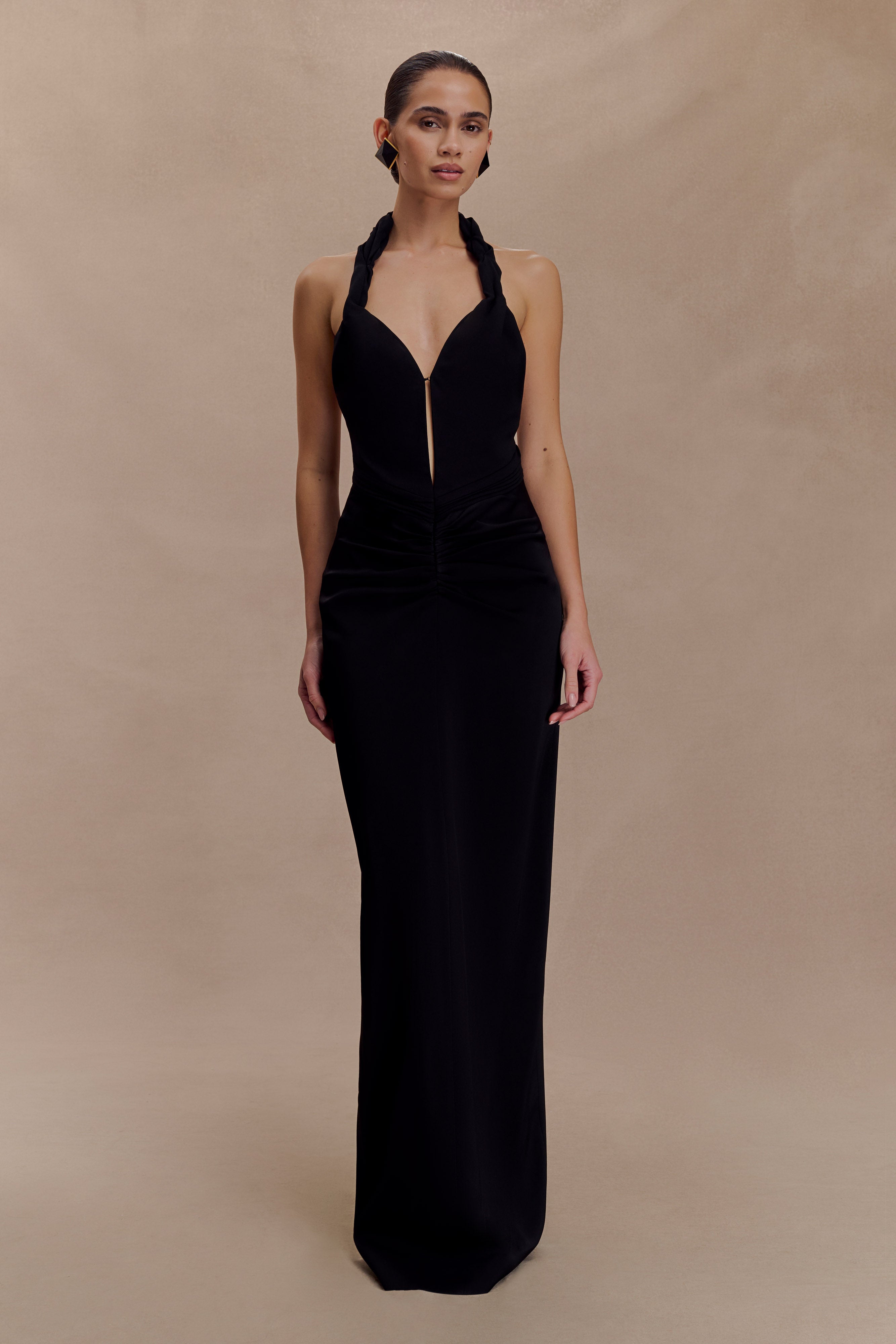 Vivianne Low Neck Maxi Dress / Black | MESHKI