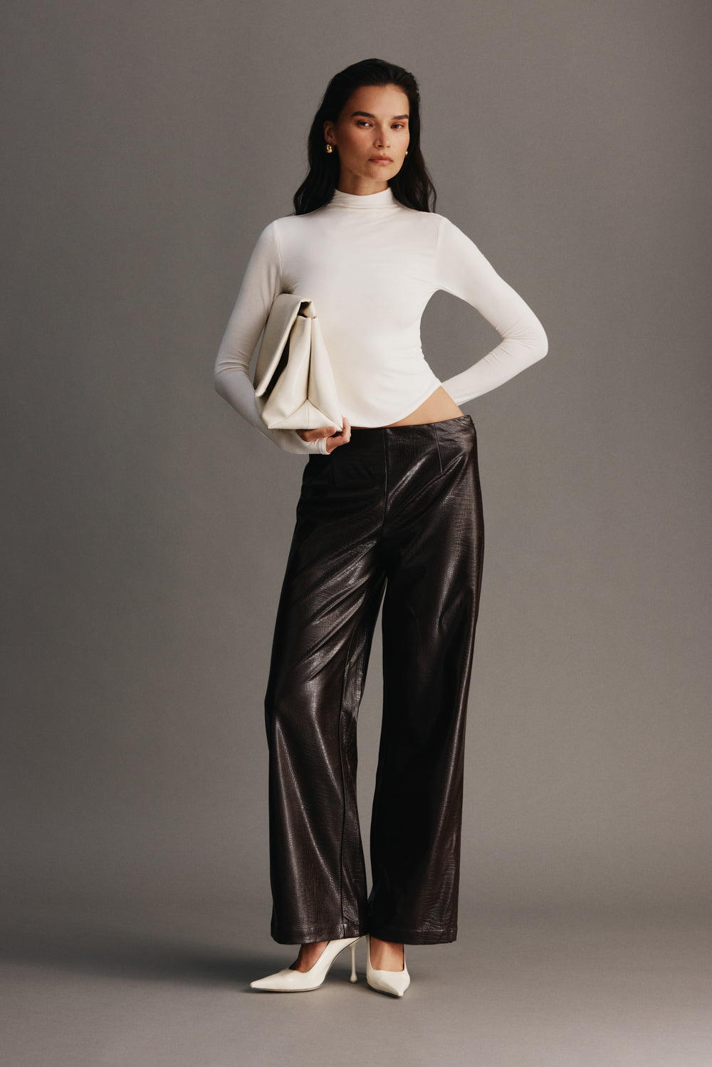 フェティコ　FAUX-LEATHER SATIN TROUSERS フェティコ FAUX-LEATHER SATIN TROUSERS