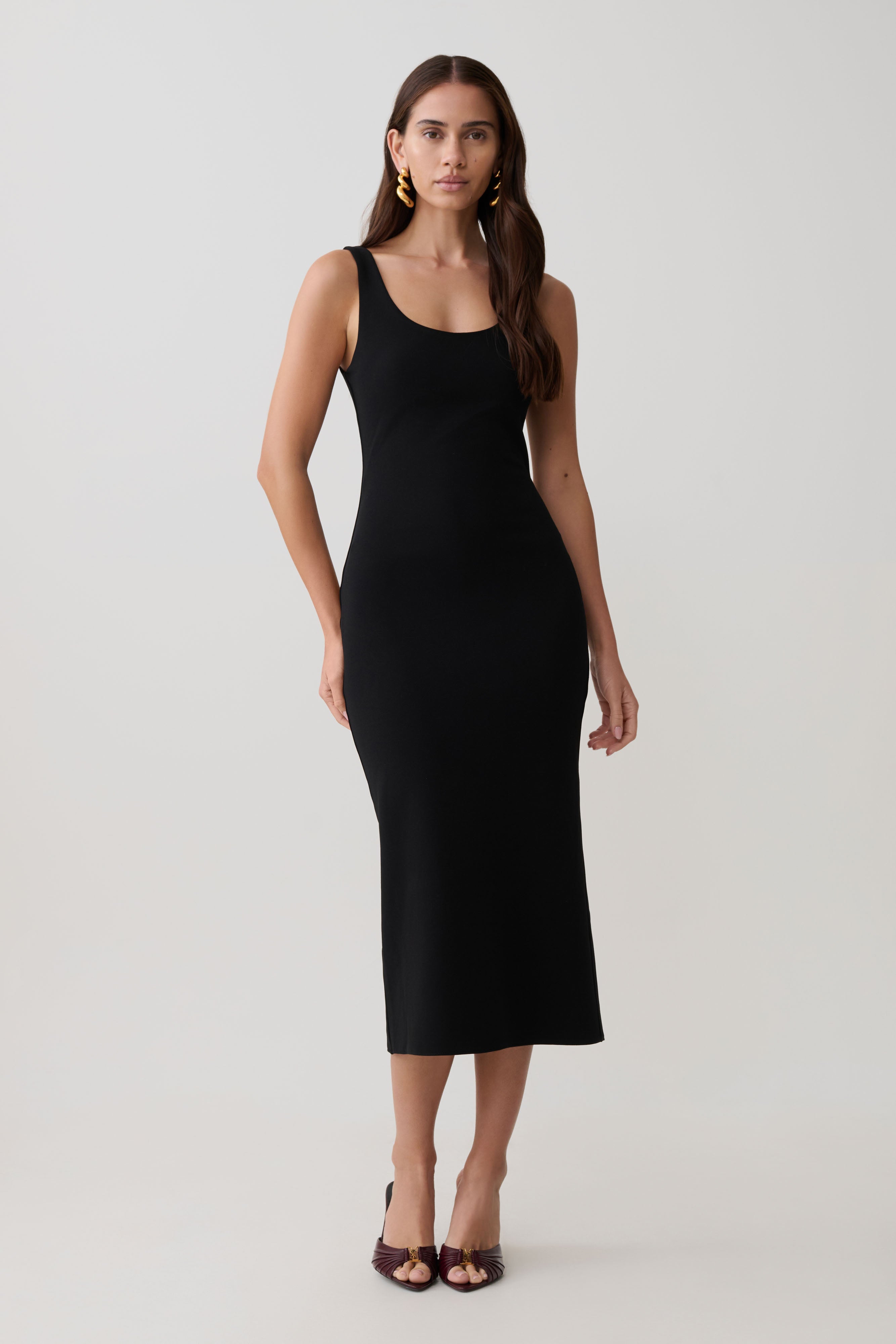 Allyra Scoop Stretch Crepe Midi Dress / Black | MESHKI