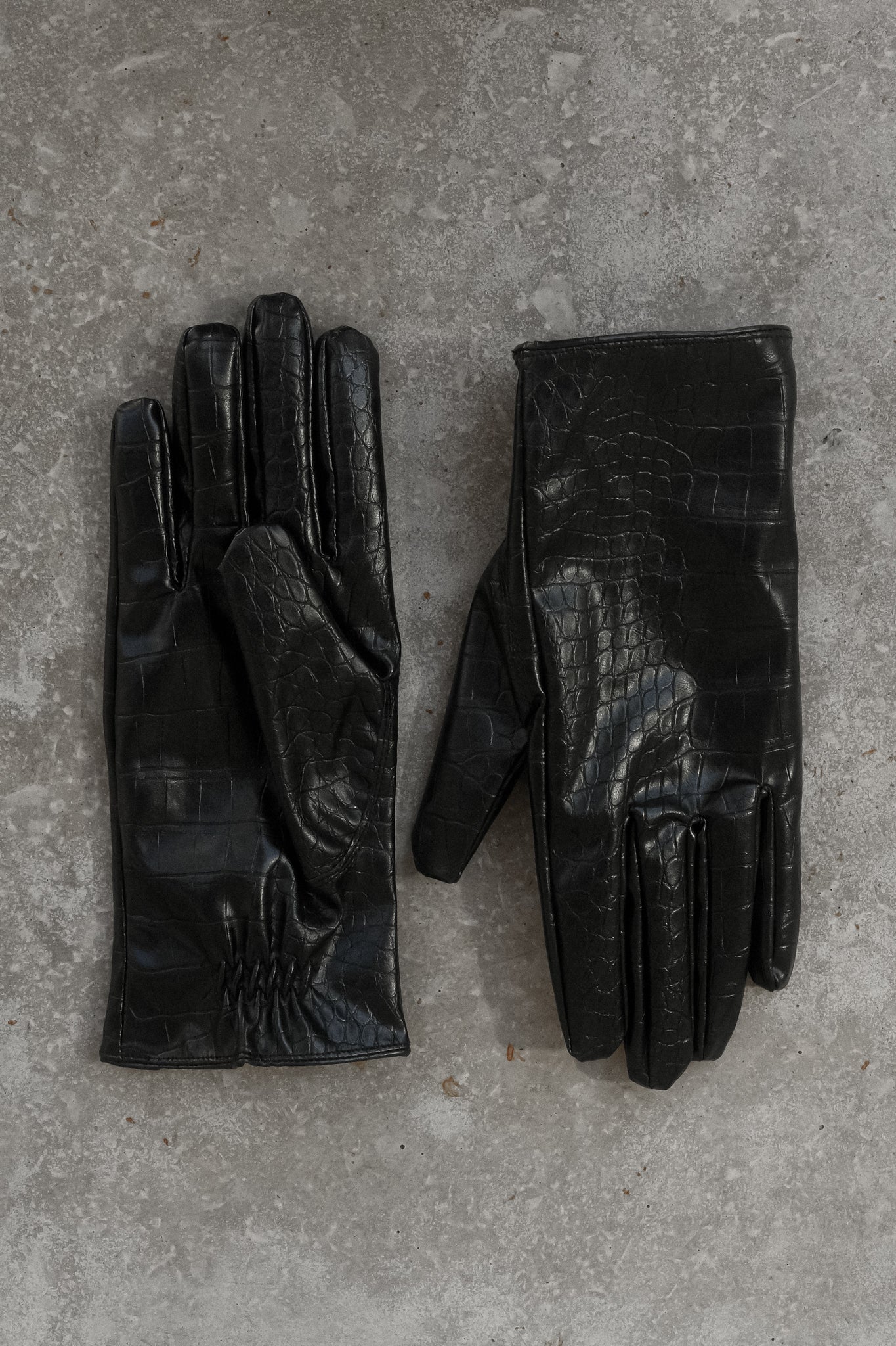Atlas Faux Leather Crocodile Gloves - Black | MESHKI US