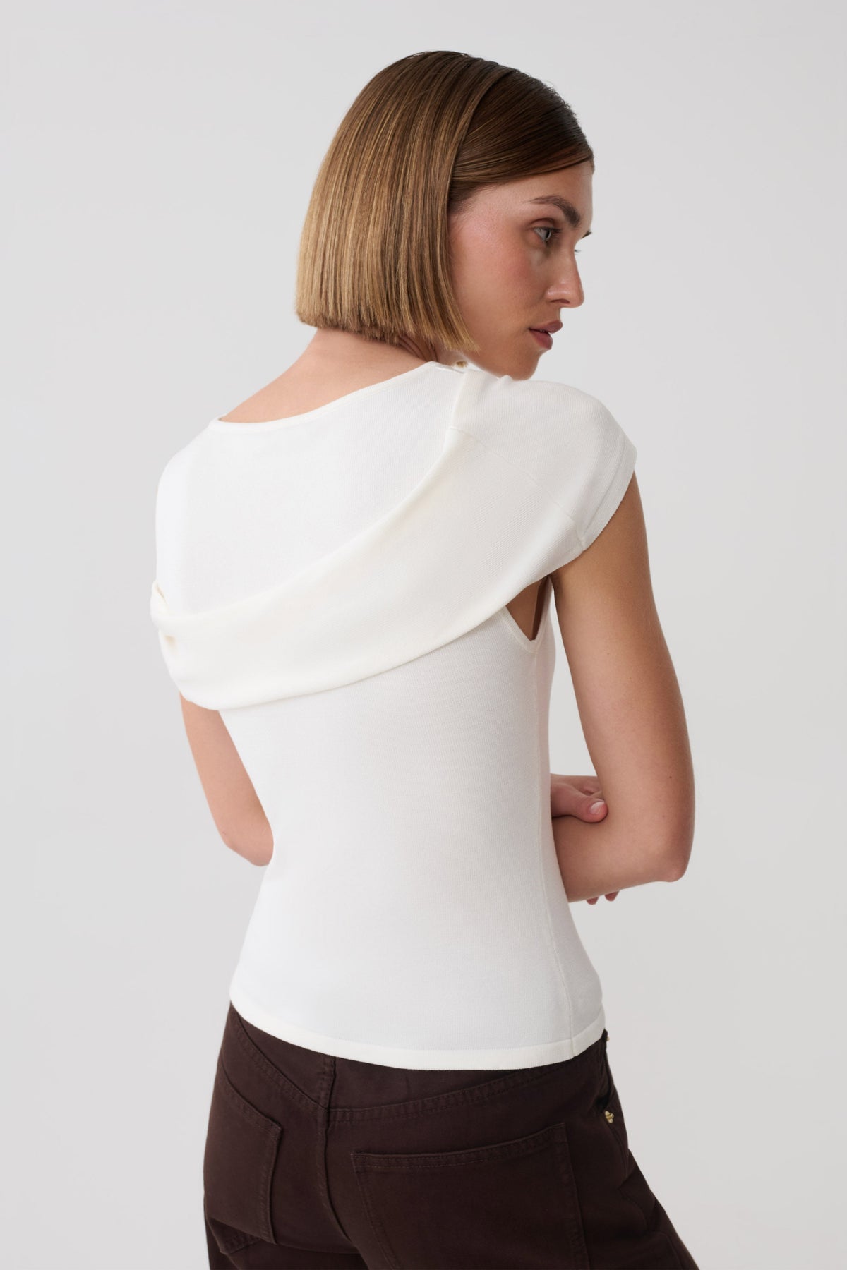 Deon Twist Detail Knit Top - White
