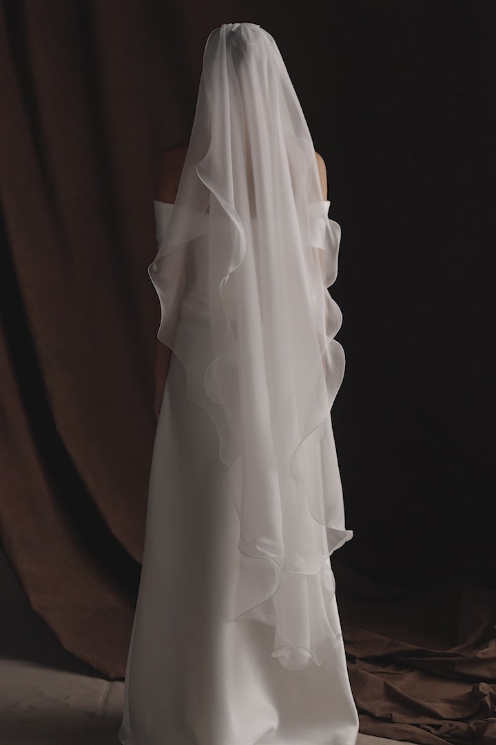 Asteria Draped Chiffon Veil - Ivory | MESHKI US display picture 1