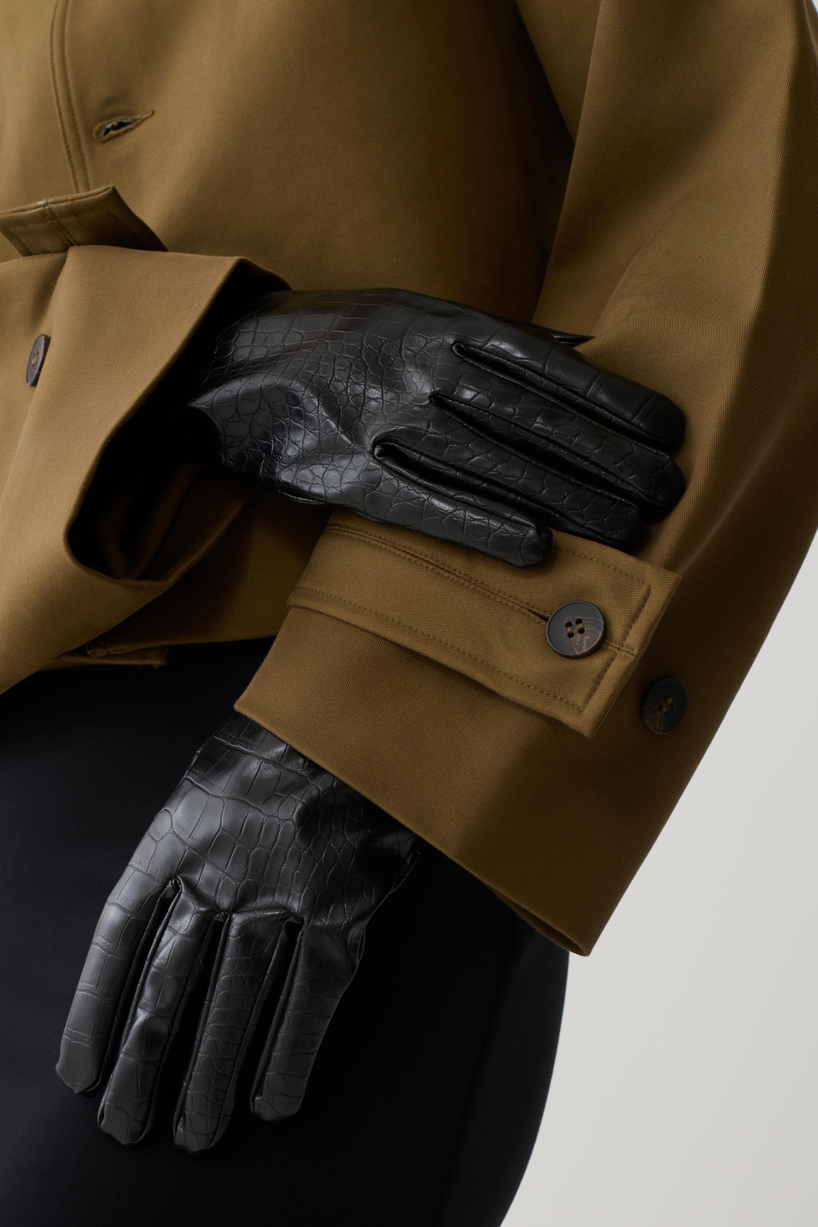 Atlas Faux Leather Crocodile Gloves - Black | MESHKI US