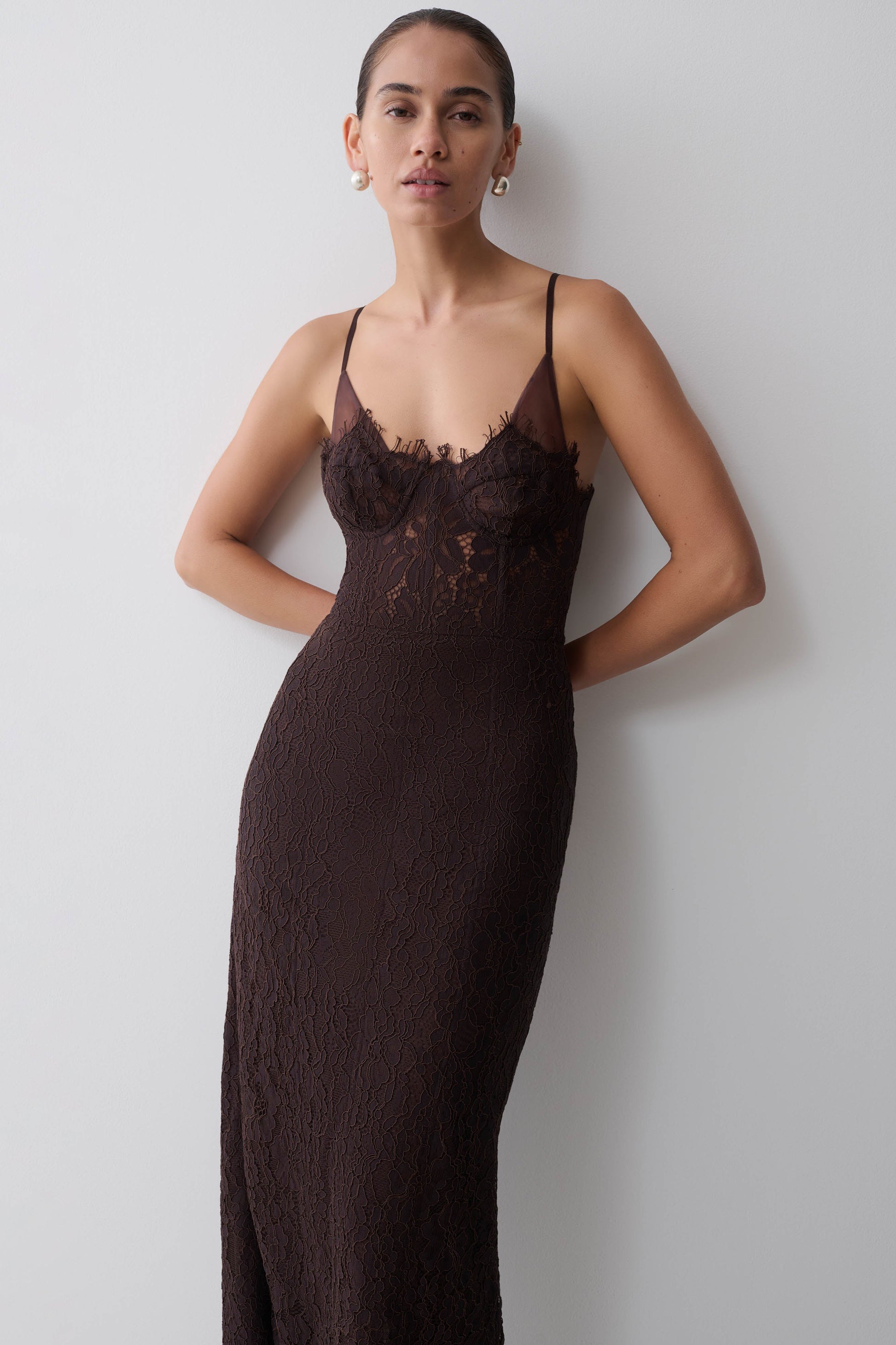 chocolate lace dress Vestido Maxi de Encaje Lilie - Chocolate