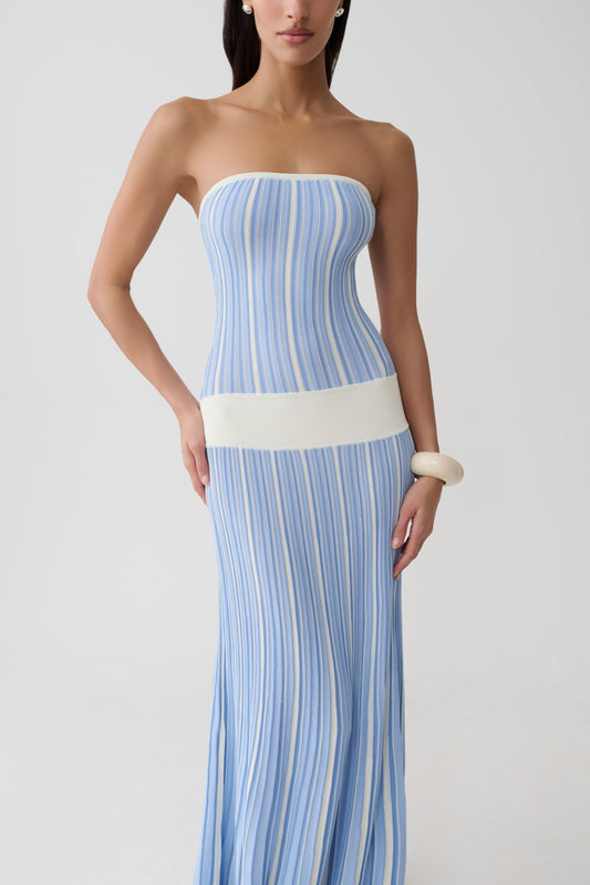 blue and tan dress Stella Maxi (tan gingham) 12-14Y Featuring a straight neckline and a soft beige and blue floral print Ivory And Blue Floral Chiffon