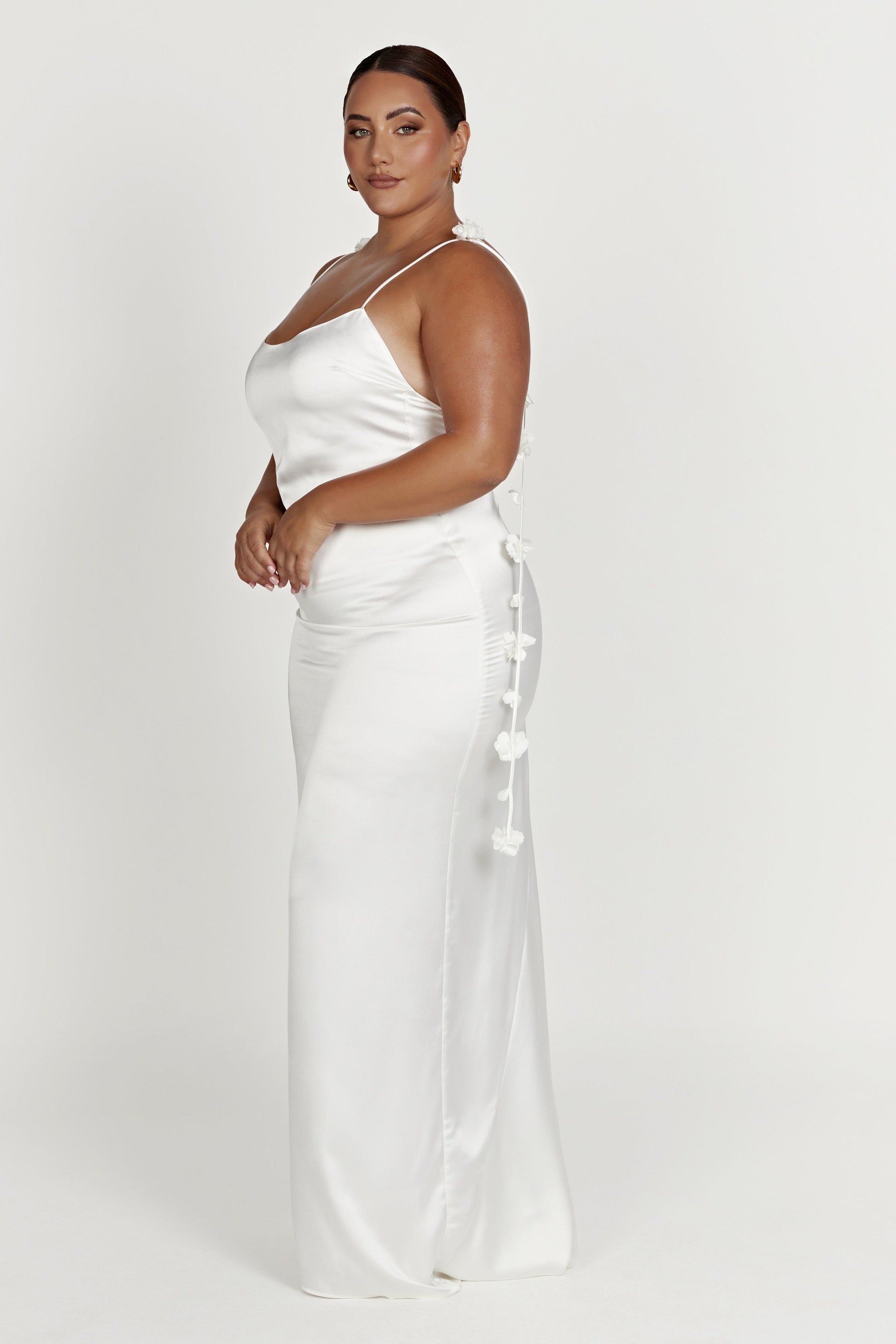 Elenora Rose Gown - White | MESHKI US Elenora Rose Gown - White | MESHKI US