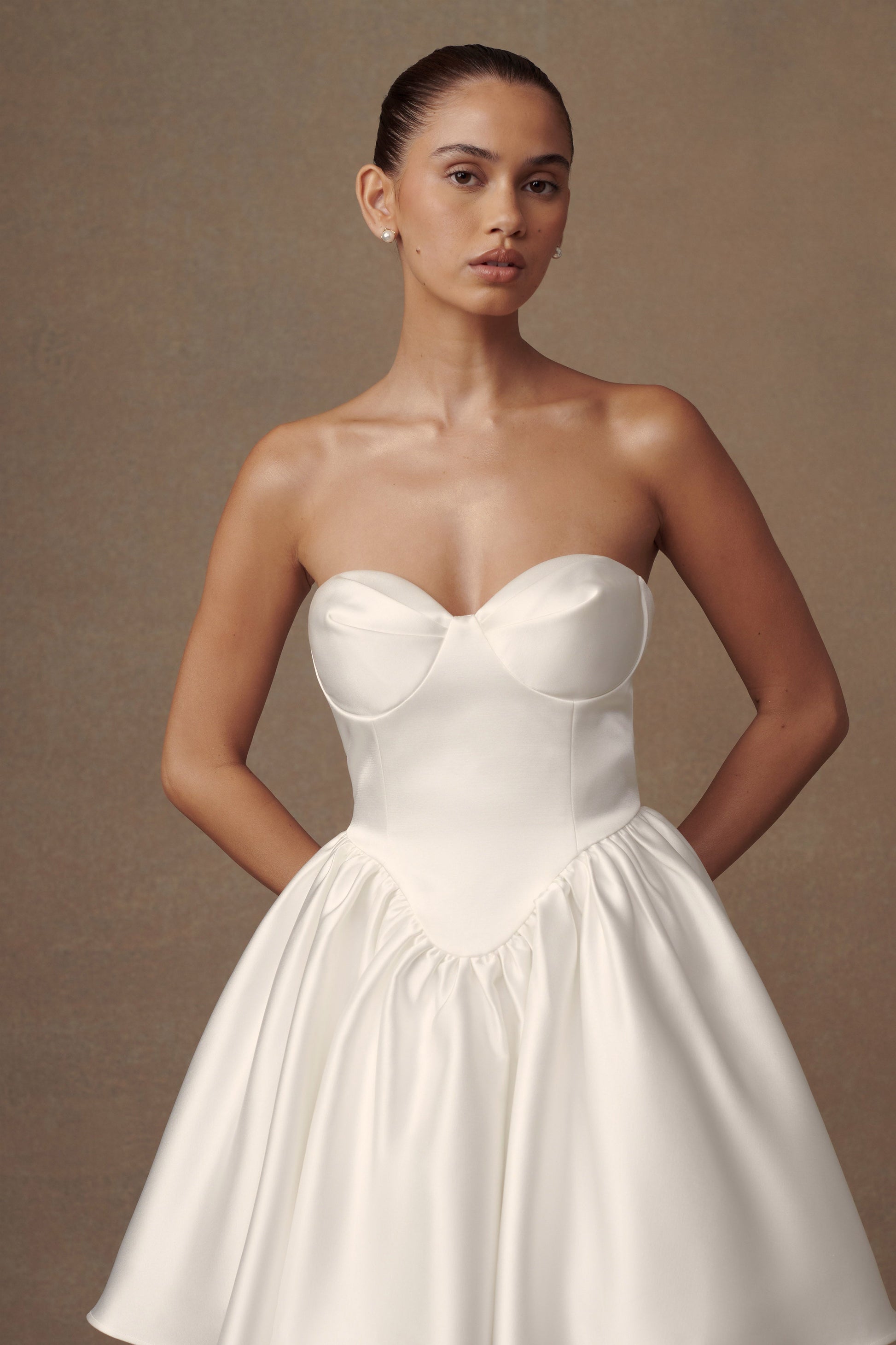 Hollie Structured Corset Mini Dress / White | MESHKI