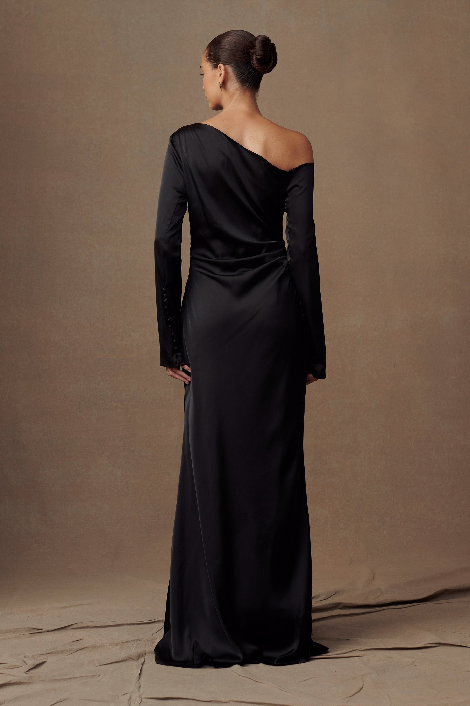 Avery Long Sleeve Maxi Dress - Black | MESHKI US Avery Long Sleeve Maxi Dress - Black | MESHKI US