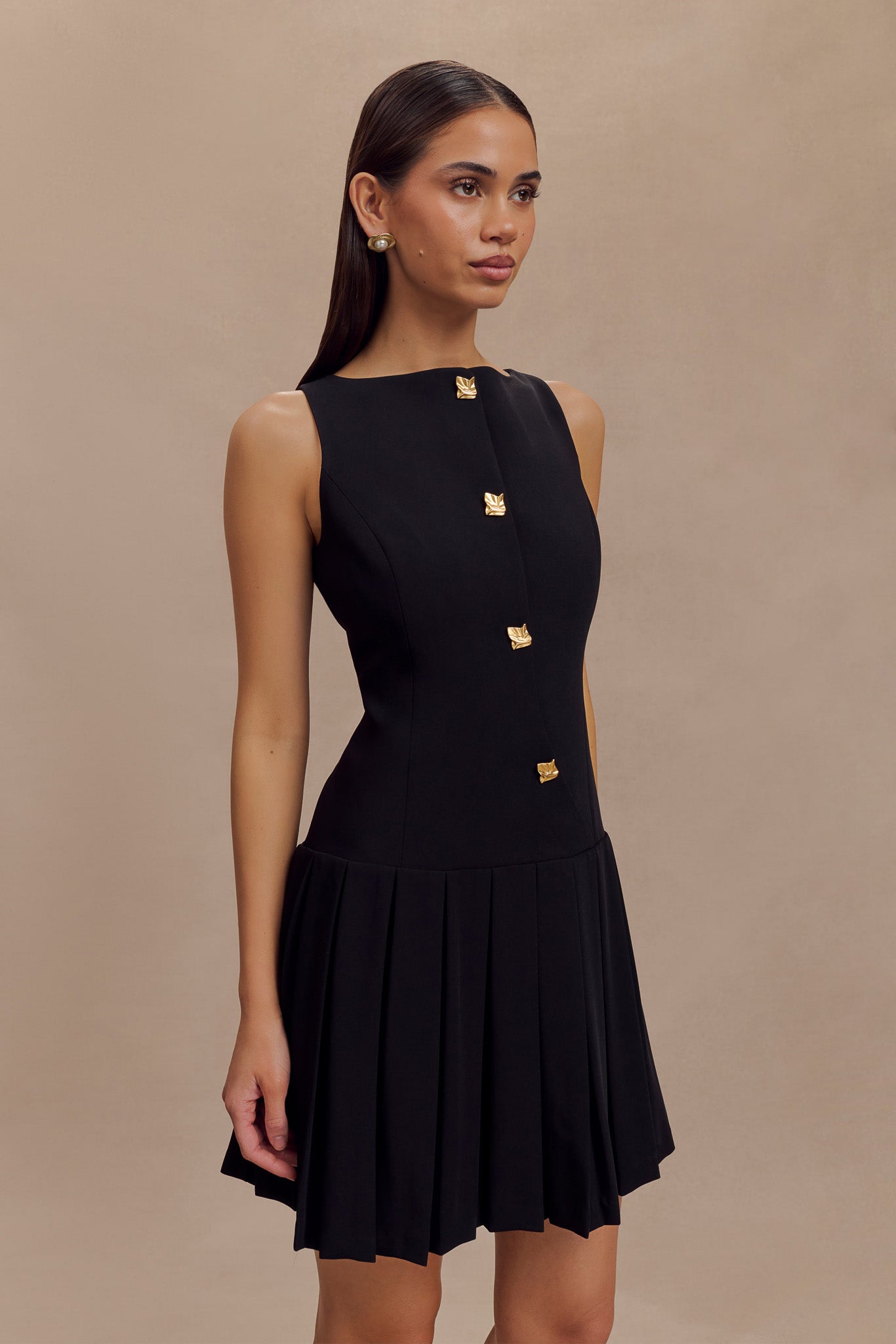 Mackenzie Sleeveless Pleated Mini Dress / Black | MESHKI | 3XL Mackenzie Sleeveless Pleated Mini Dress / Black | MESHKI | 3XL