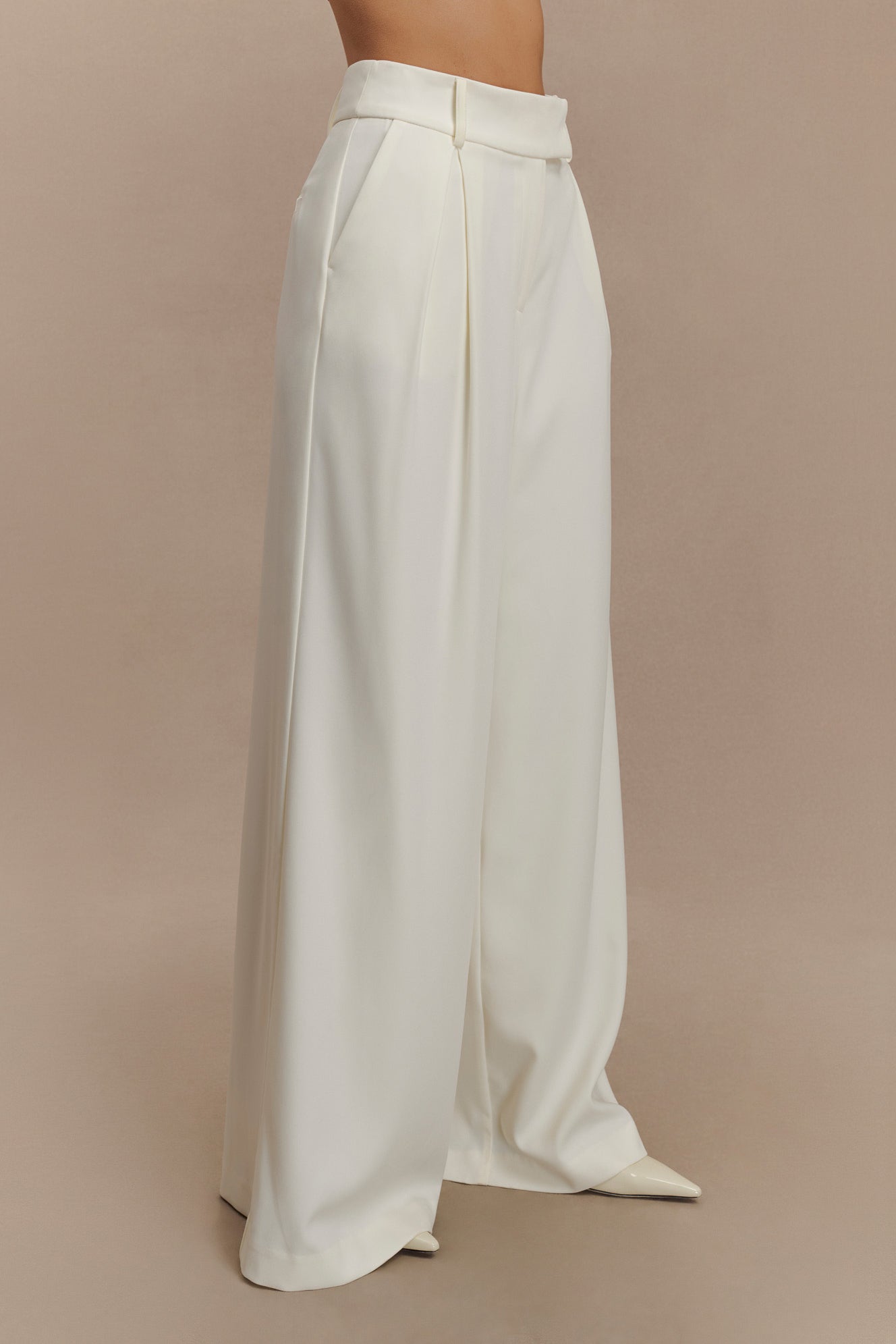 Jacqueline Pleated Wide Leg Pants - Ivory | MESHKI US