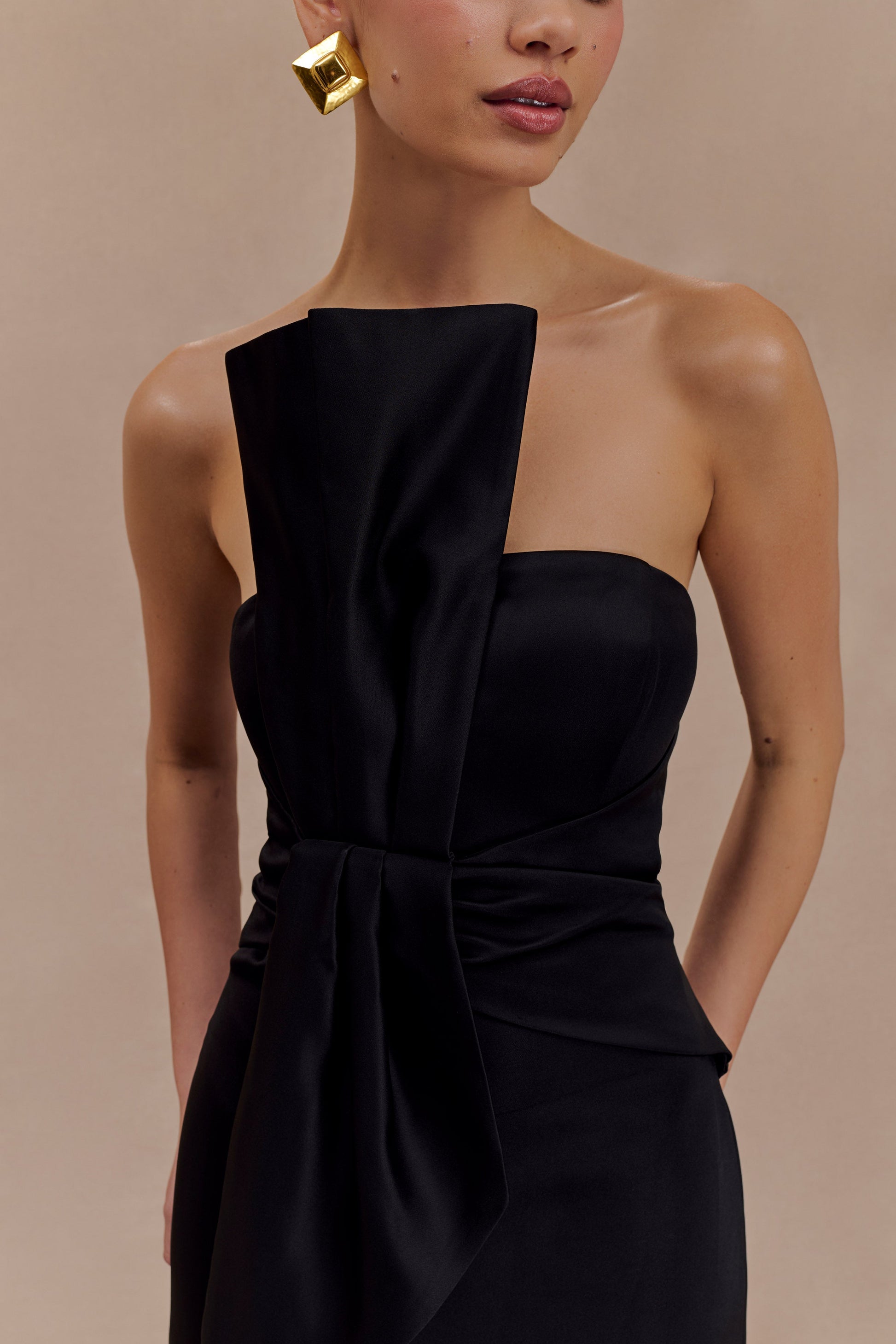Cyrill Strapless Satin Structured Maxi Dress - Black | MESHKI US Cyrill Strapless Satin Structured Maxi Dress - Black | MESHKI US