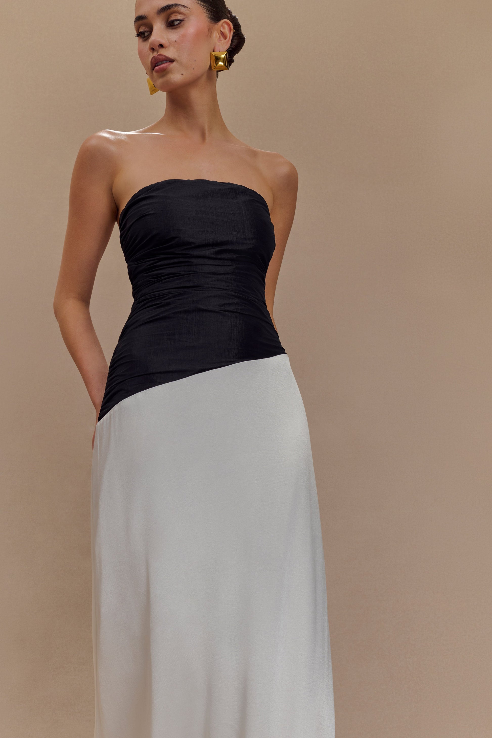 Serena Strapless Taffeta Maxi Dress / White/Black | MESHKI | M Serena Strapless Taffeta Maxi Dress / White/Black | MESHKI | M