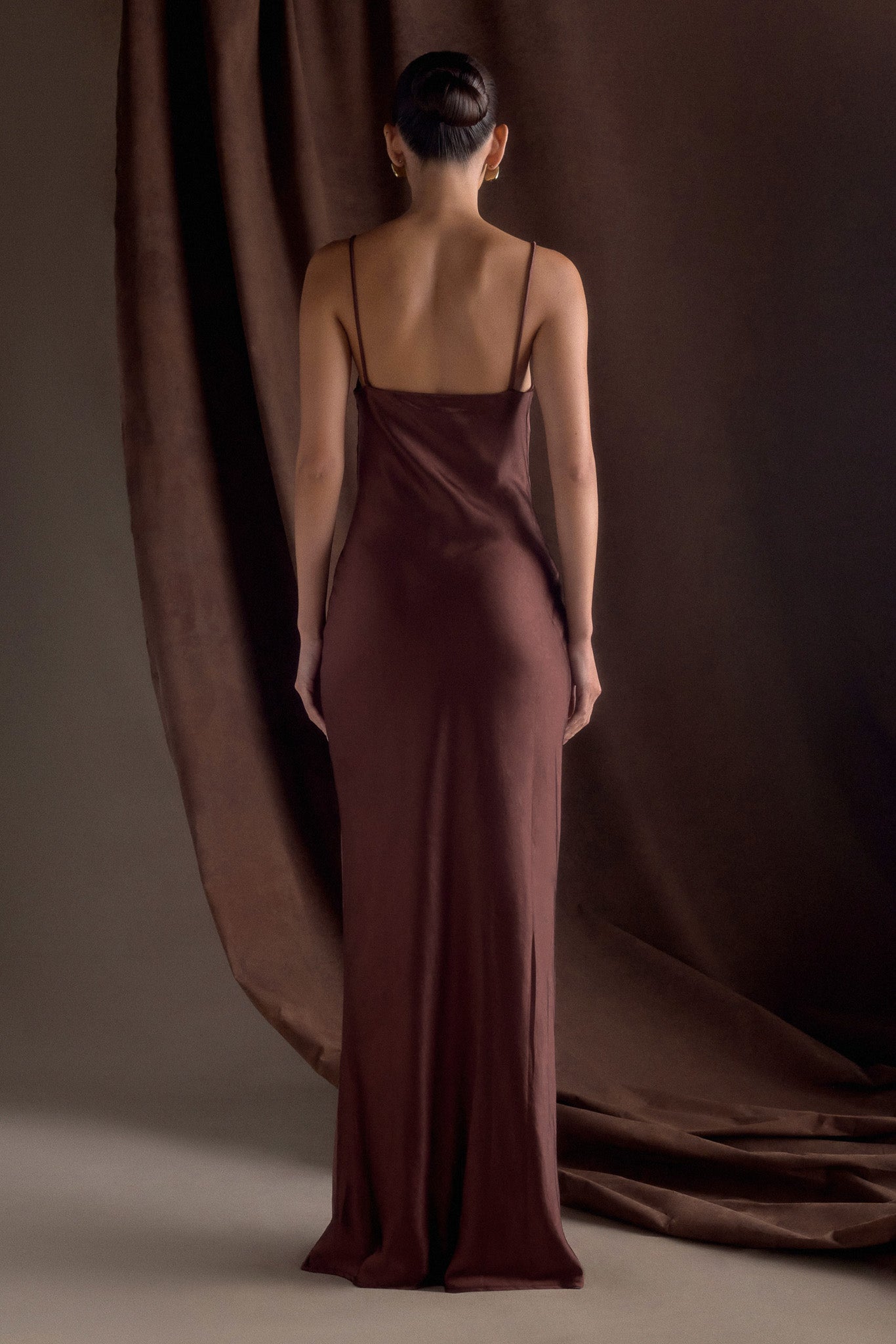 Lilly Sweetheart Satin Maxi Dress / Dark Chocolate | MESHKI