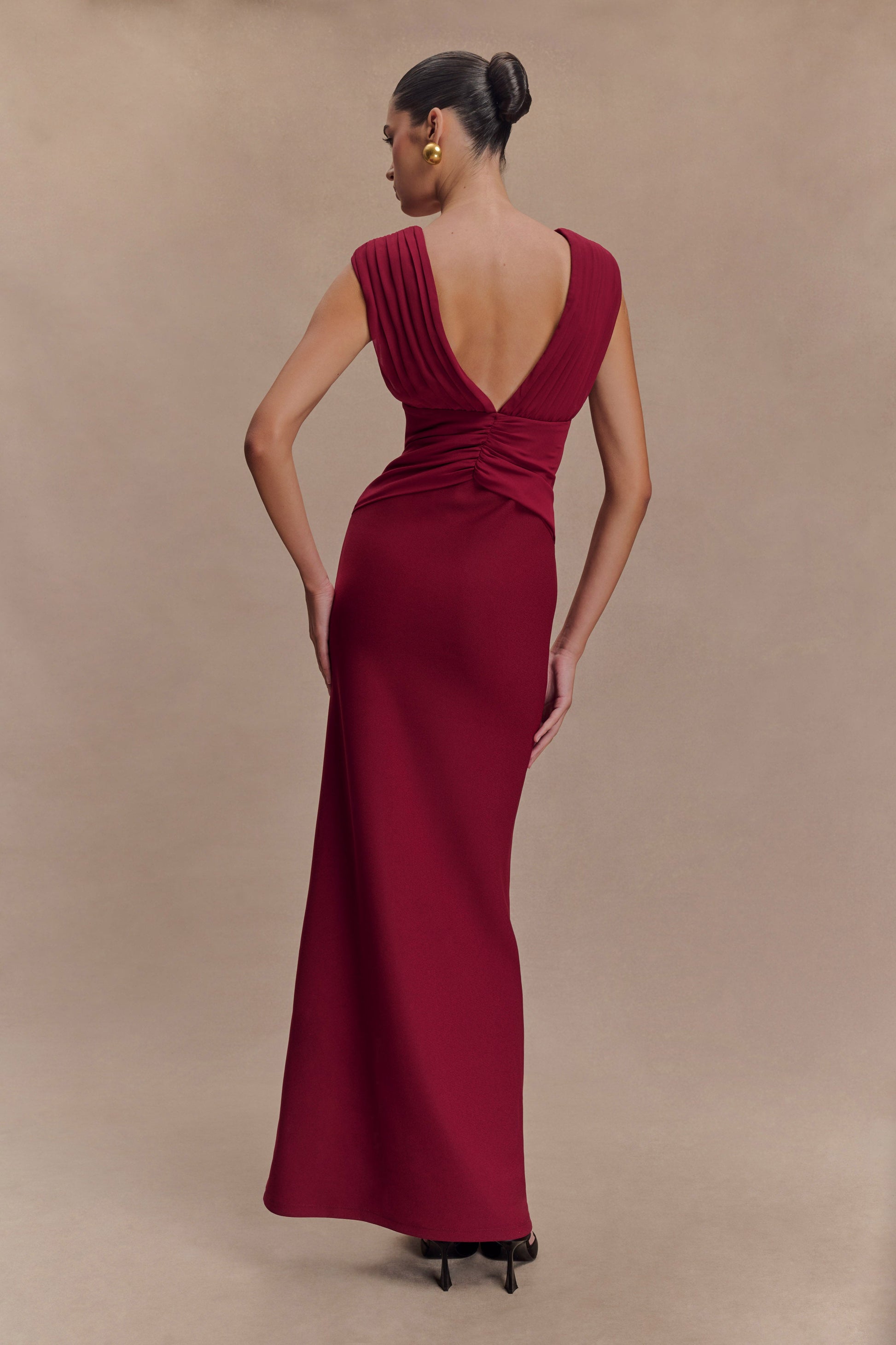 monique tie maxi dress Monique Lhuillier Ruffle neck-tie Maxi Dress | Gold