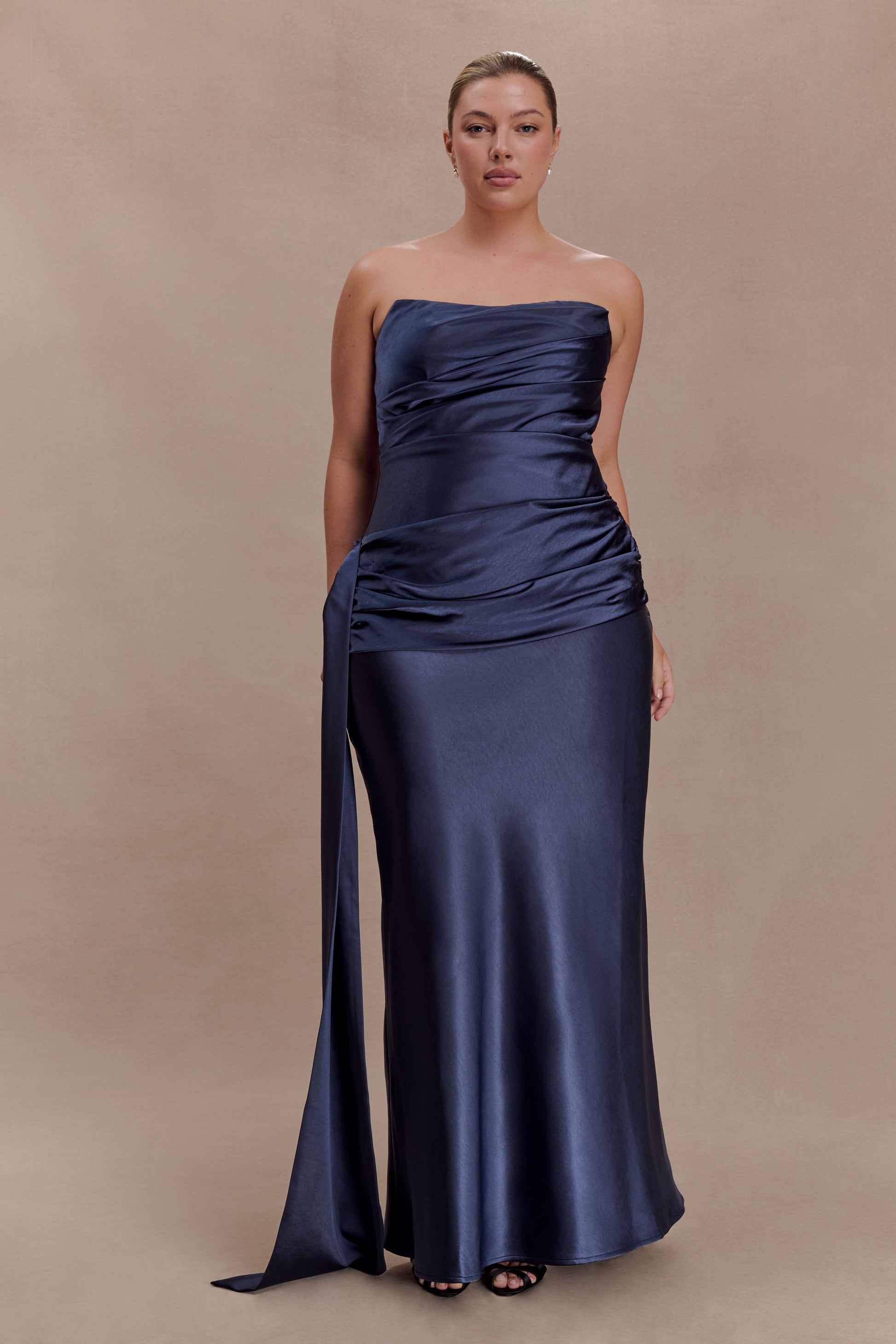 Sarah Strapless Maxi Dress With Waist Tie / Navy | MESHKI