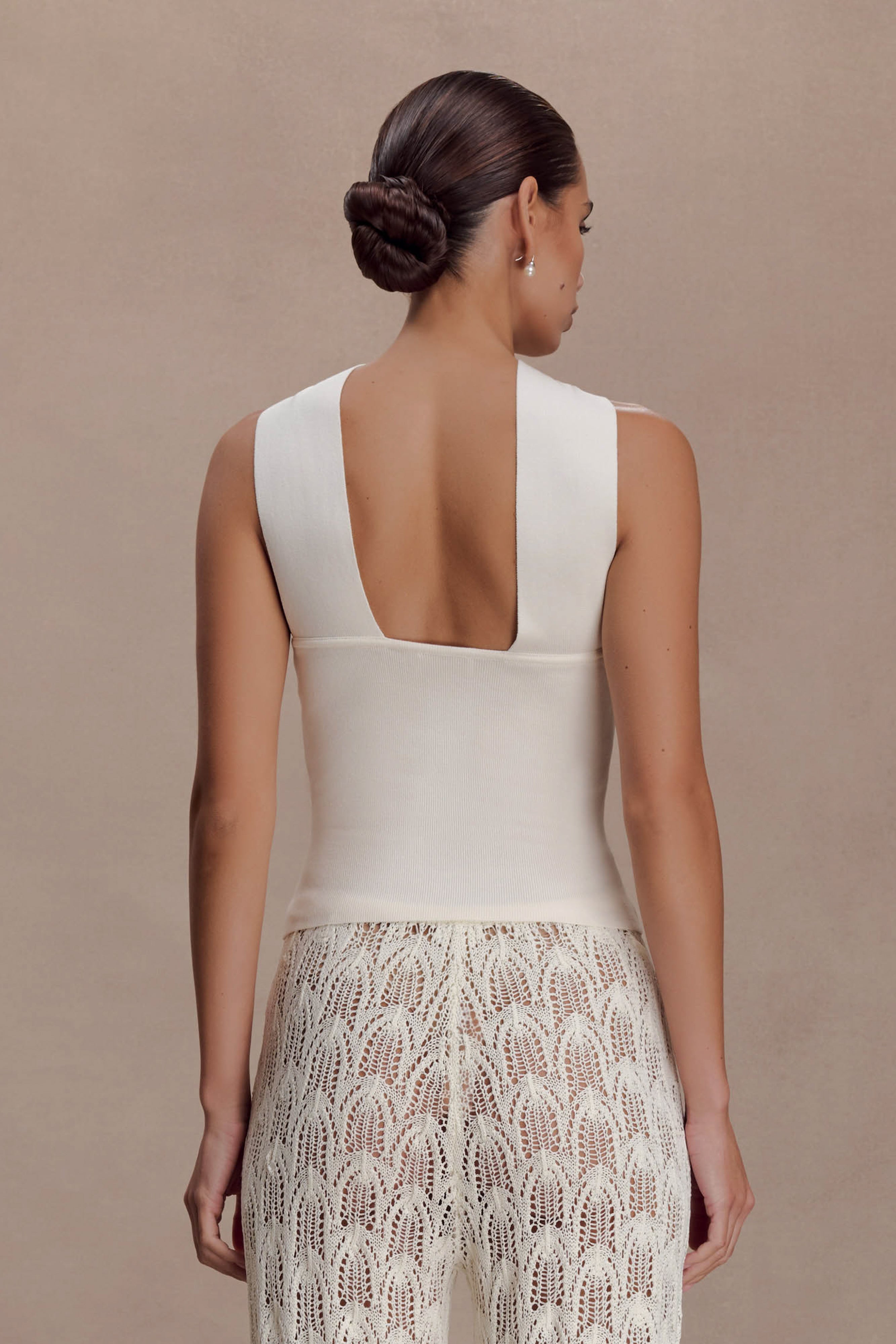 Angelika Twist Front Knit Top - Ivory | MESHKI US