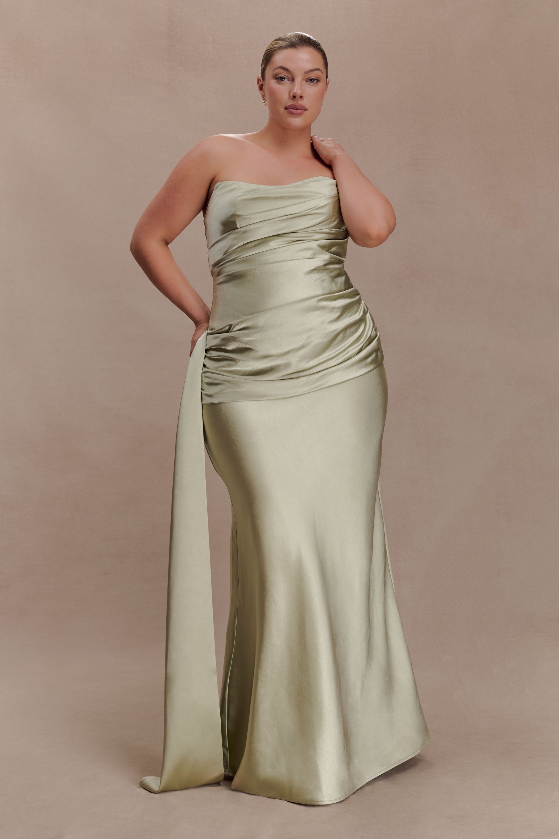 Sarah Strapless Maxi Dress With Waist Tie / Sage | MESHKI