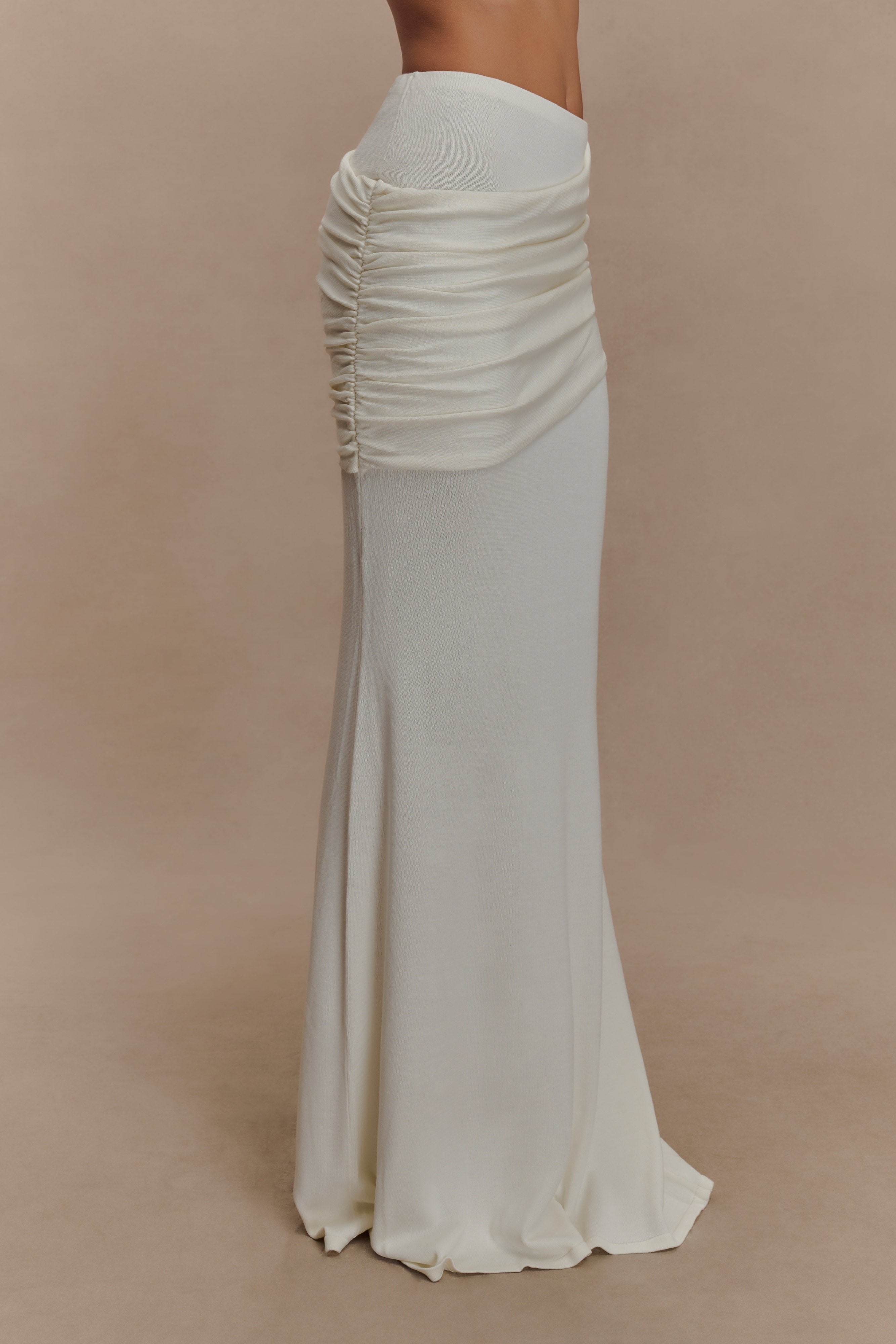 Irene Gathered Knit Maxi Skirt - Ivory | MESHKI US