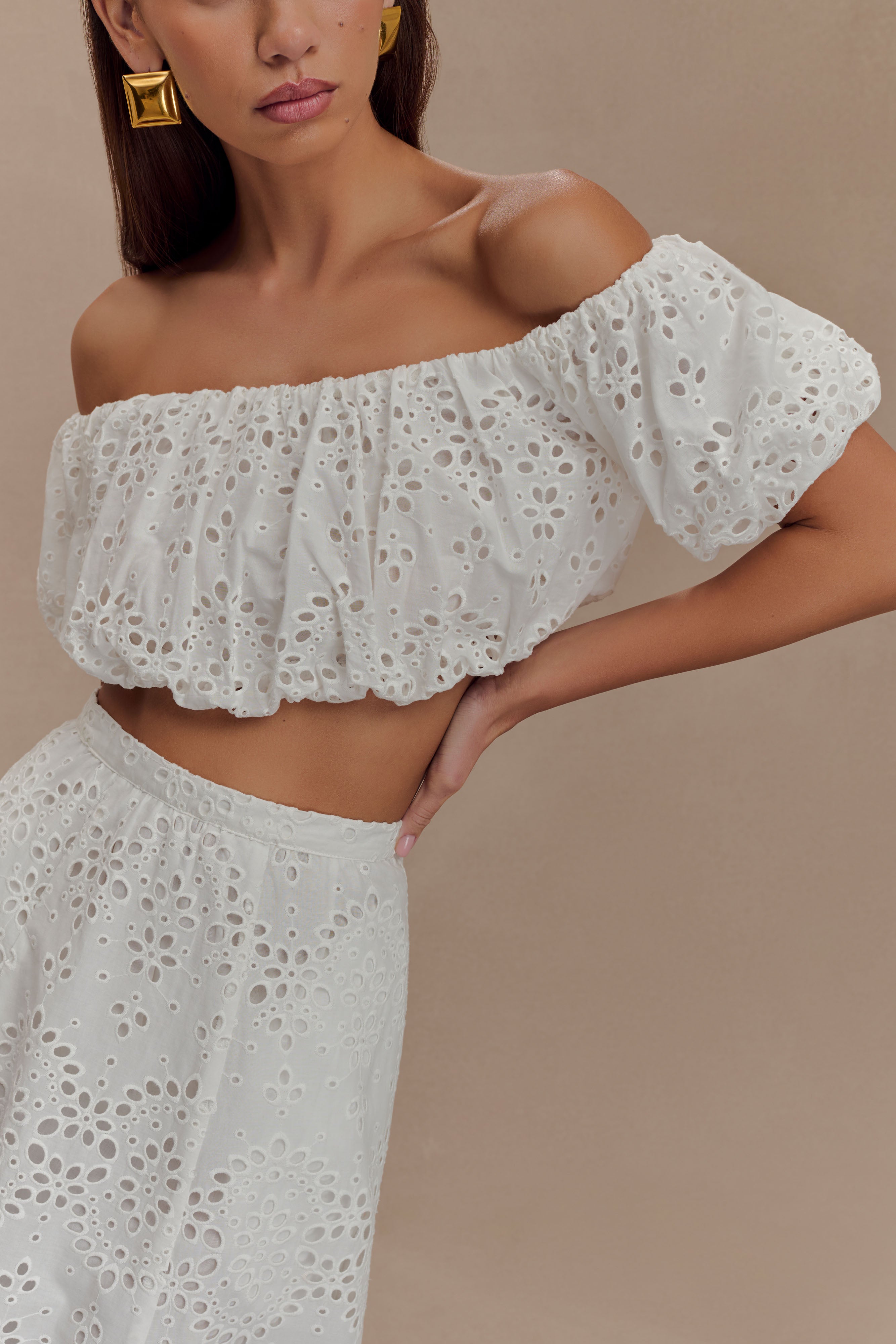 Autumn Off Shoulder Broderie Top - White | MESHKI US