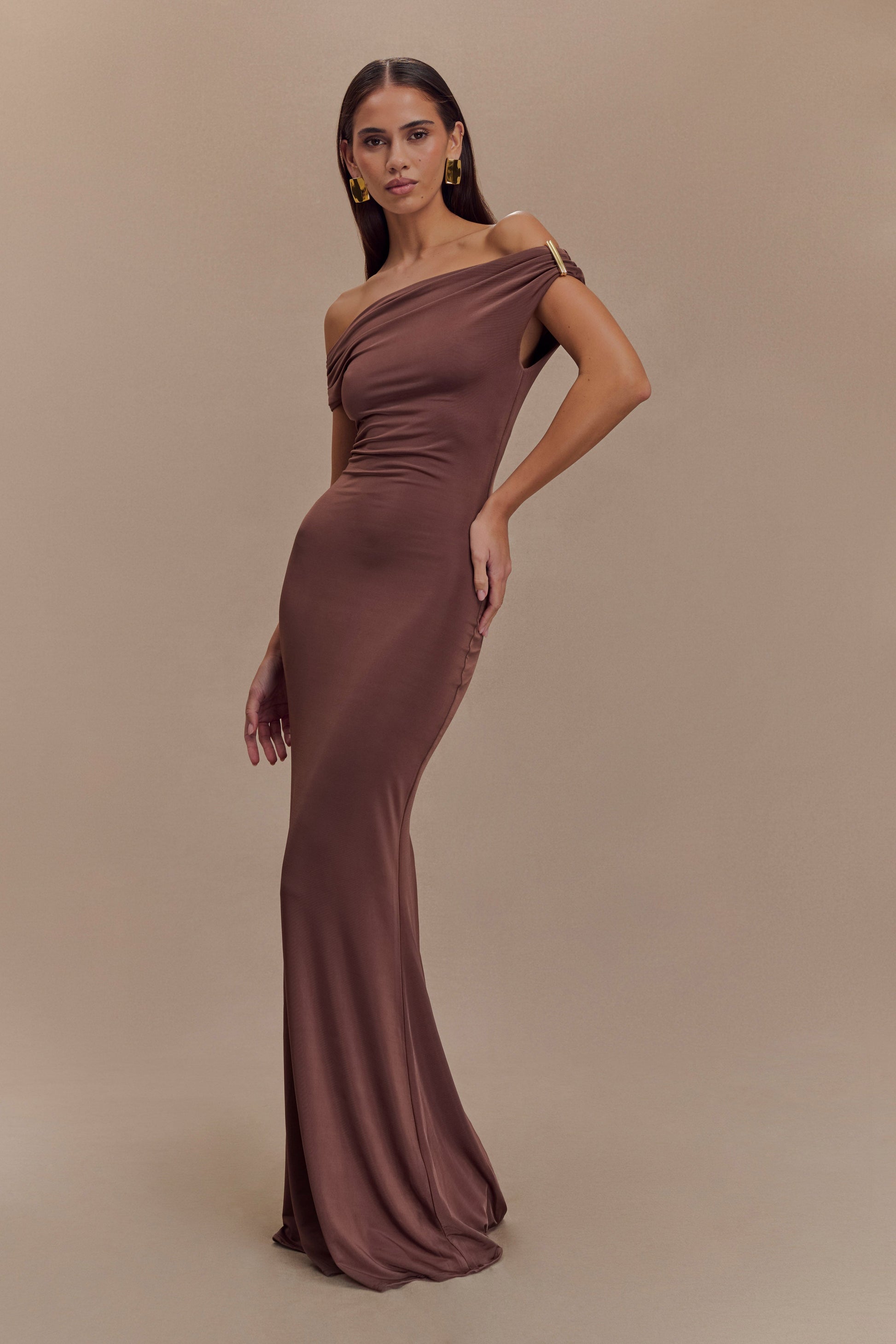 Kinsley Slinky Maxi Dress With Hardware / Chocolate | MESHKI