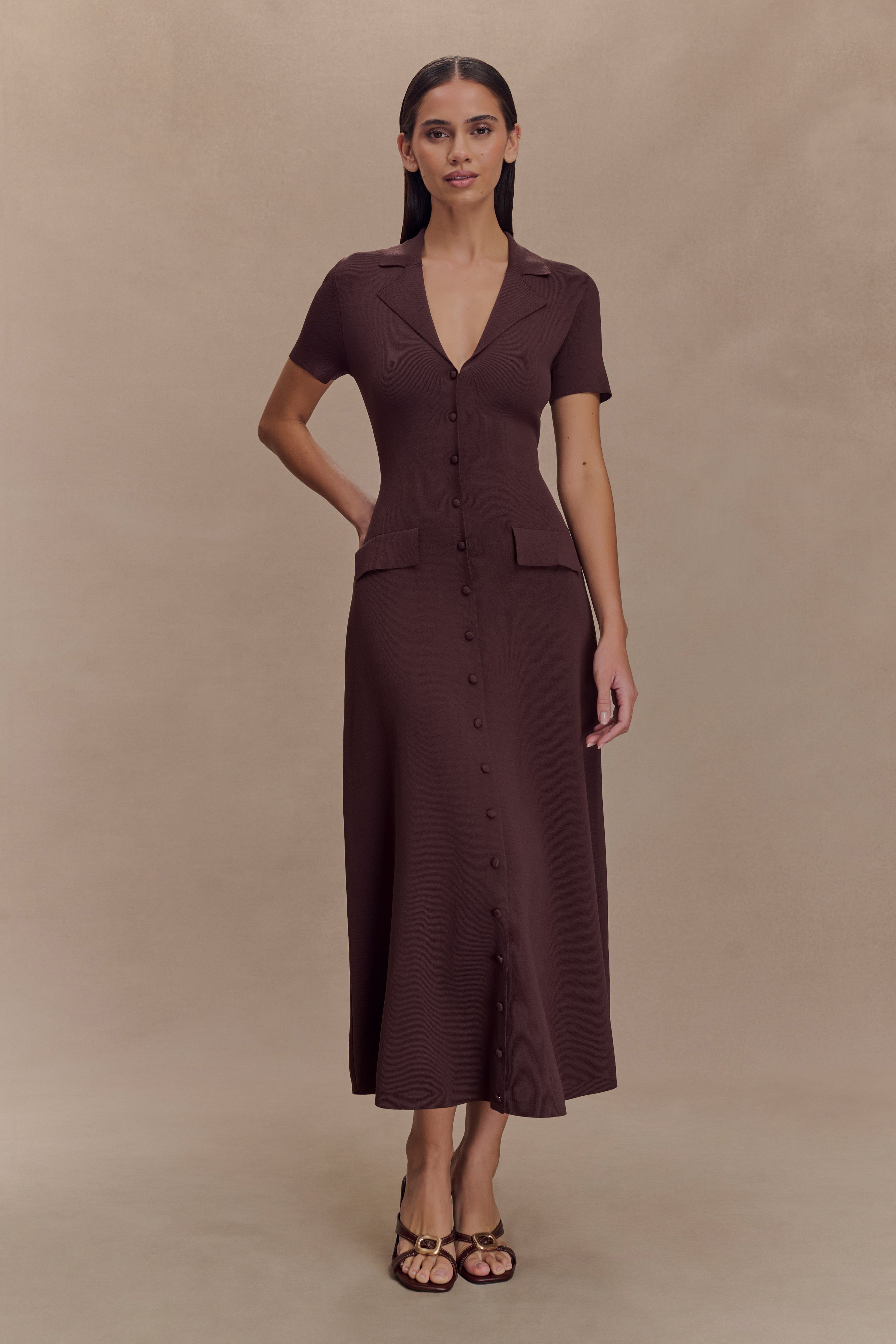 Pearson Short Sleeve Knit Midi Dress - Chocolate | MESHKI US