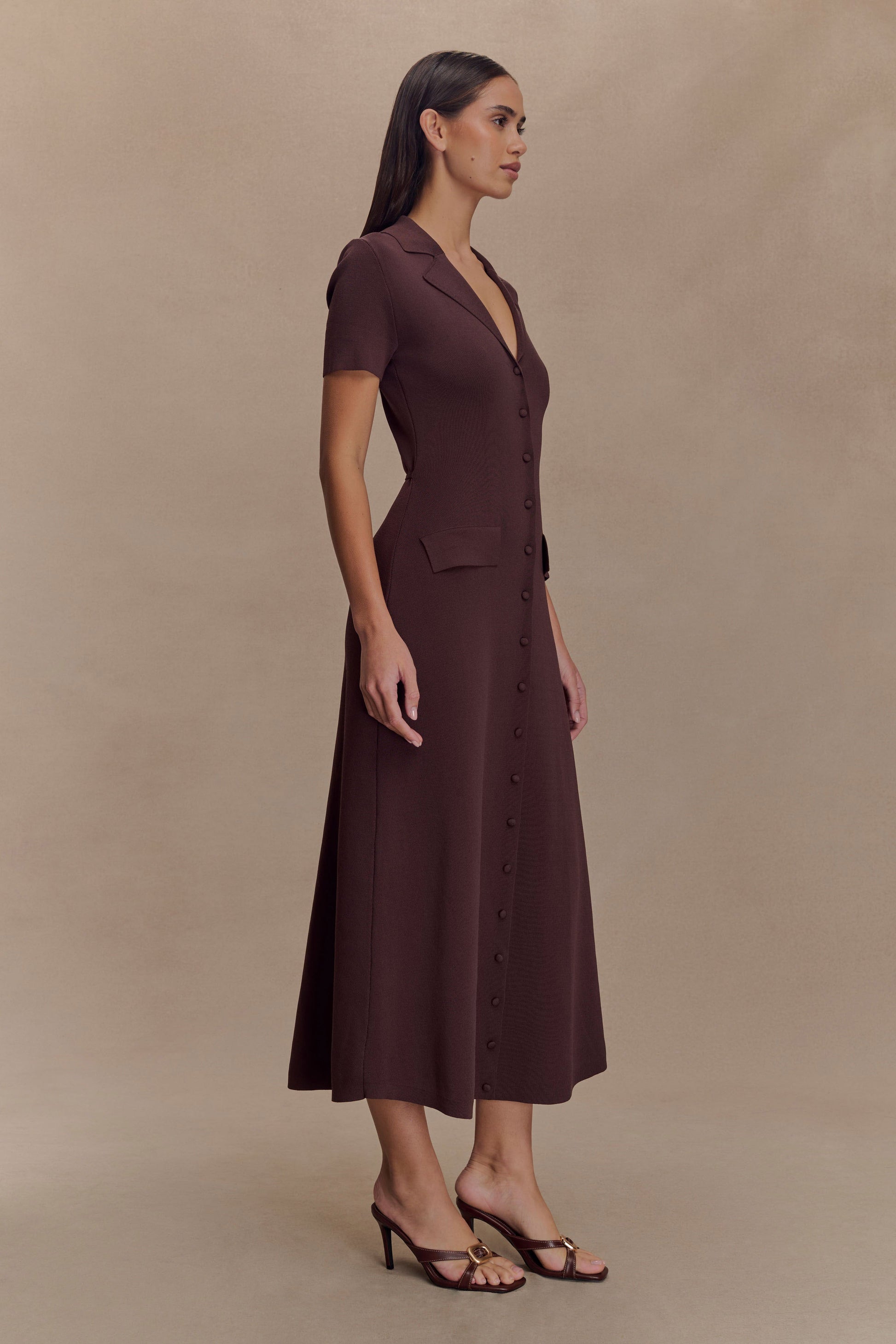 Pearson Short Sleeve Knit Midi Dress / Chocolate | MESHKI