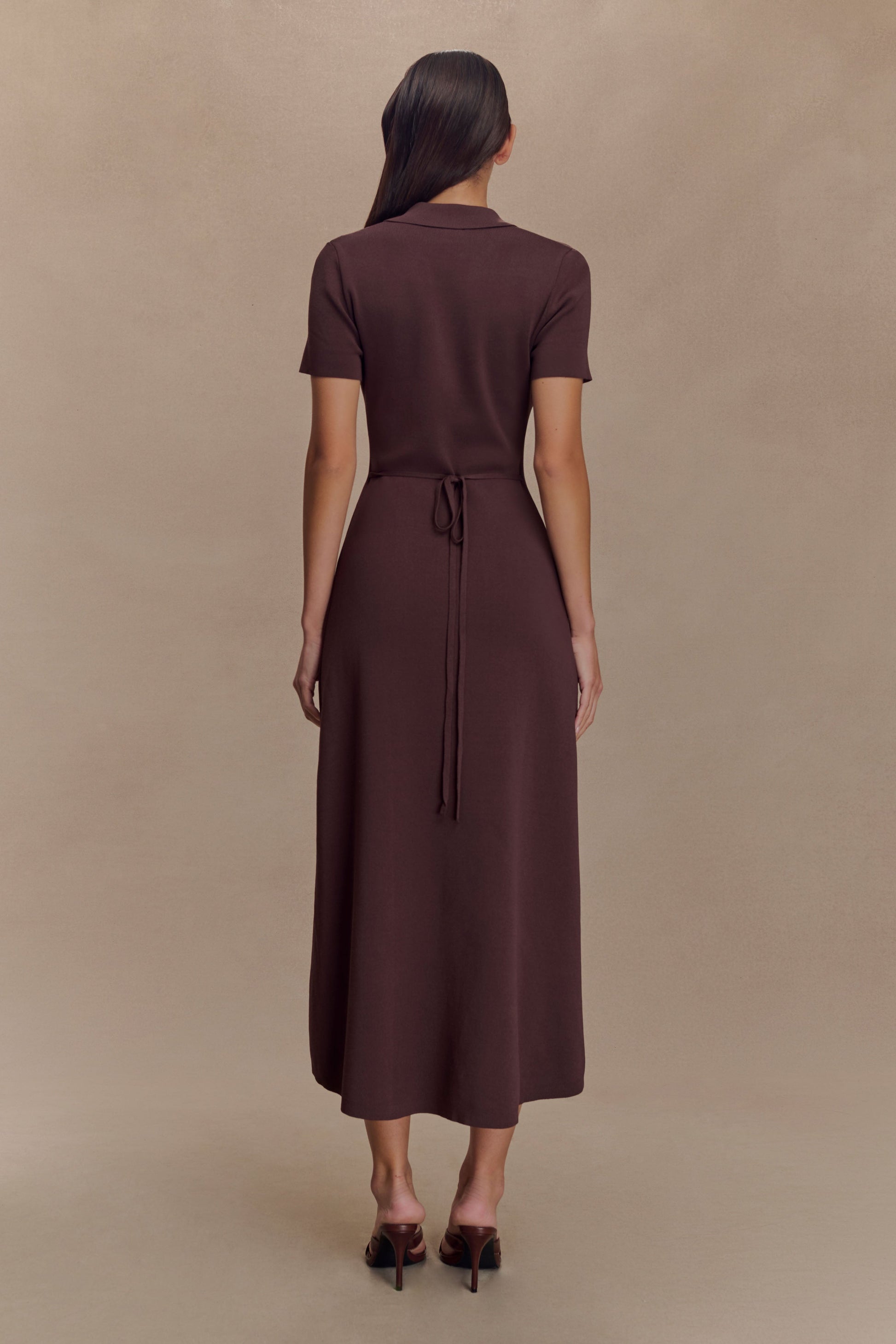 Pearson Short Sleeve Knit Midi Dress / Chocolate | MESHKI