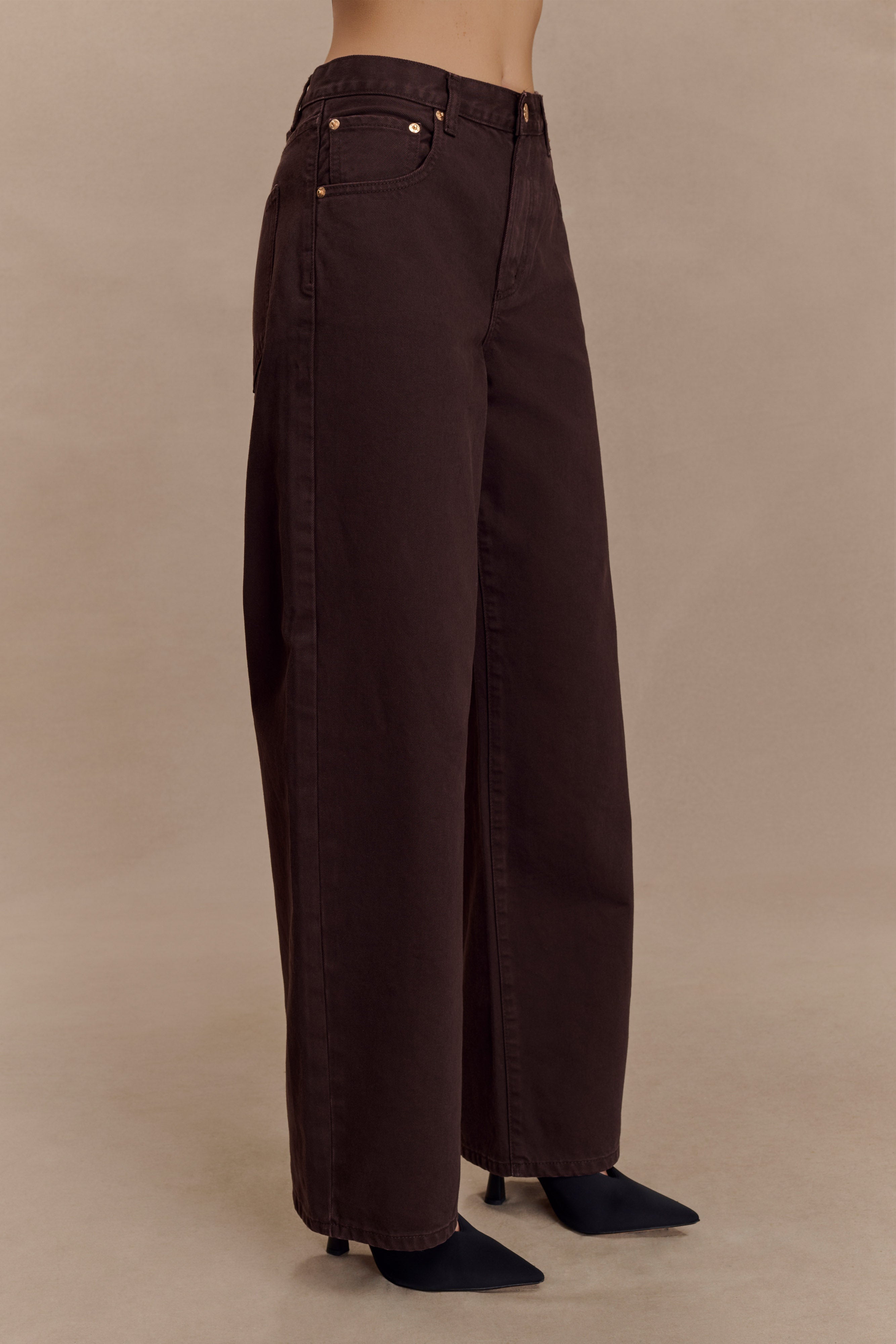 Mannon Mid Rise Denim Jeans - Chocolate | MESHKI US