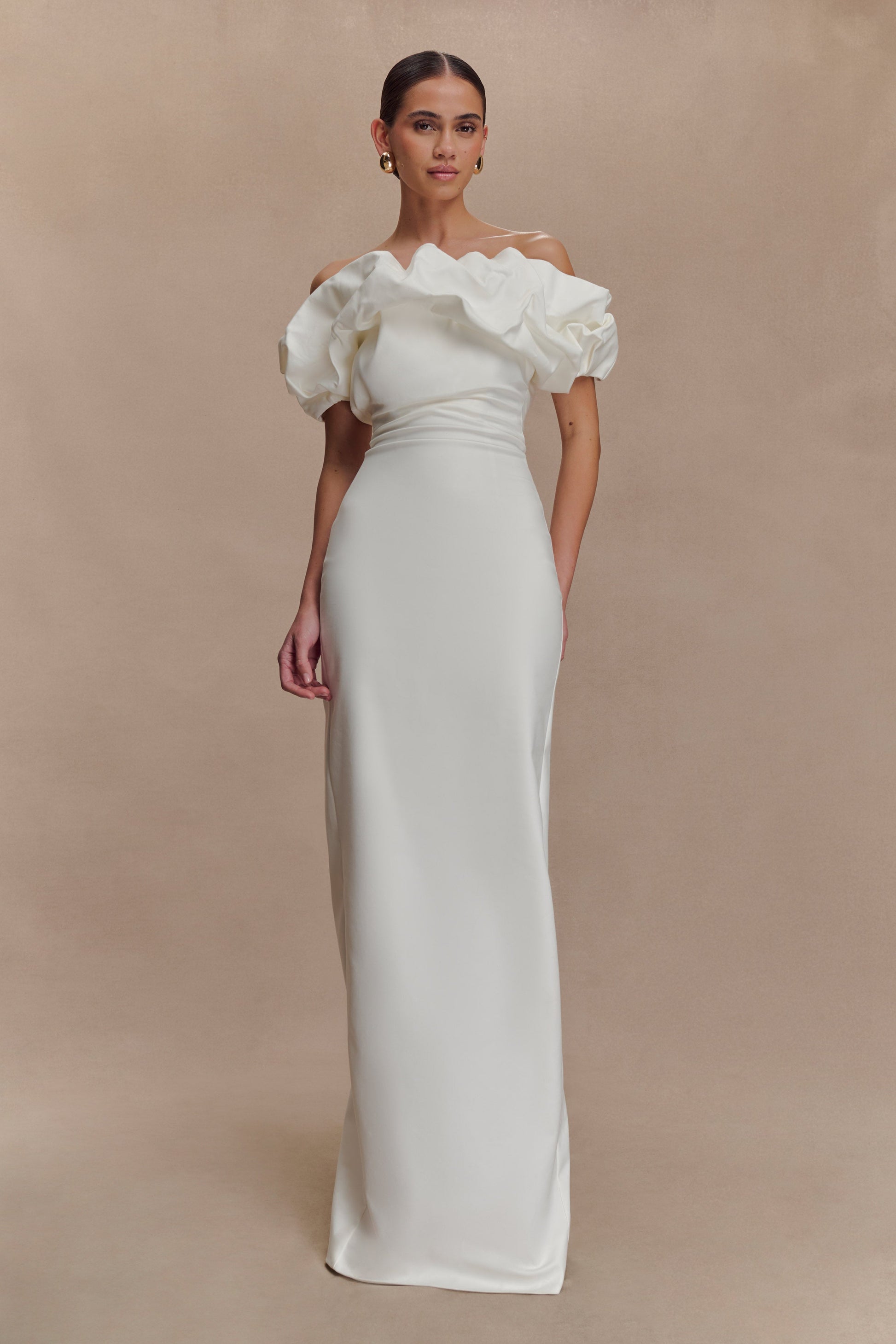 Sariya Sculptural Maxi Dress / White | MESHKI