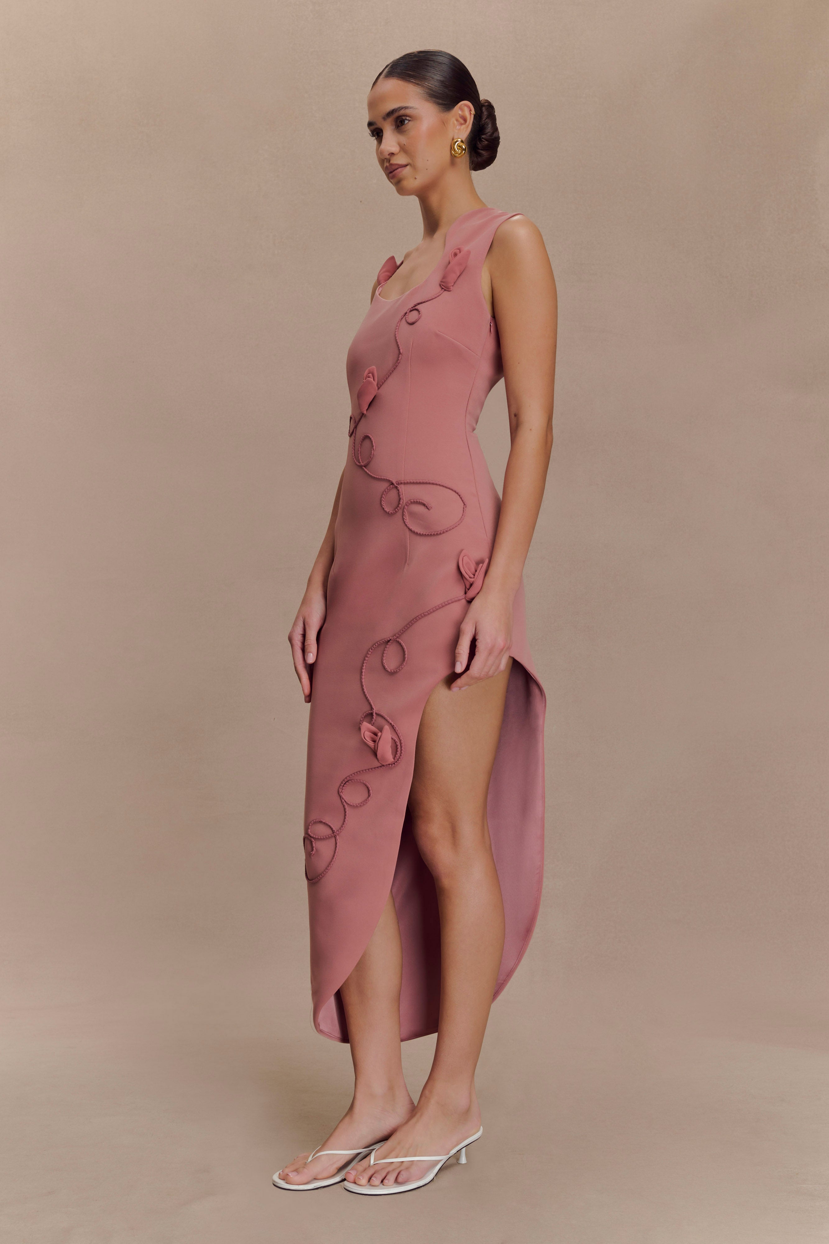 Virginia Suiting Embroidered Midi Dress - Burnt Rose | MESHKI US
