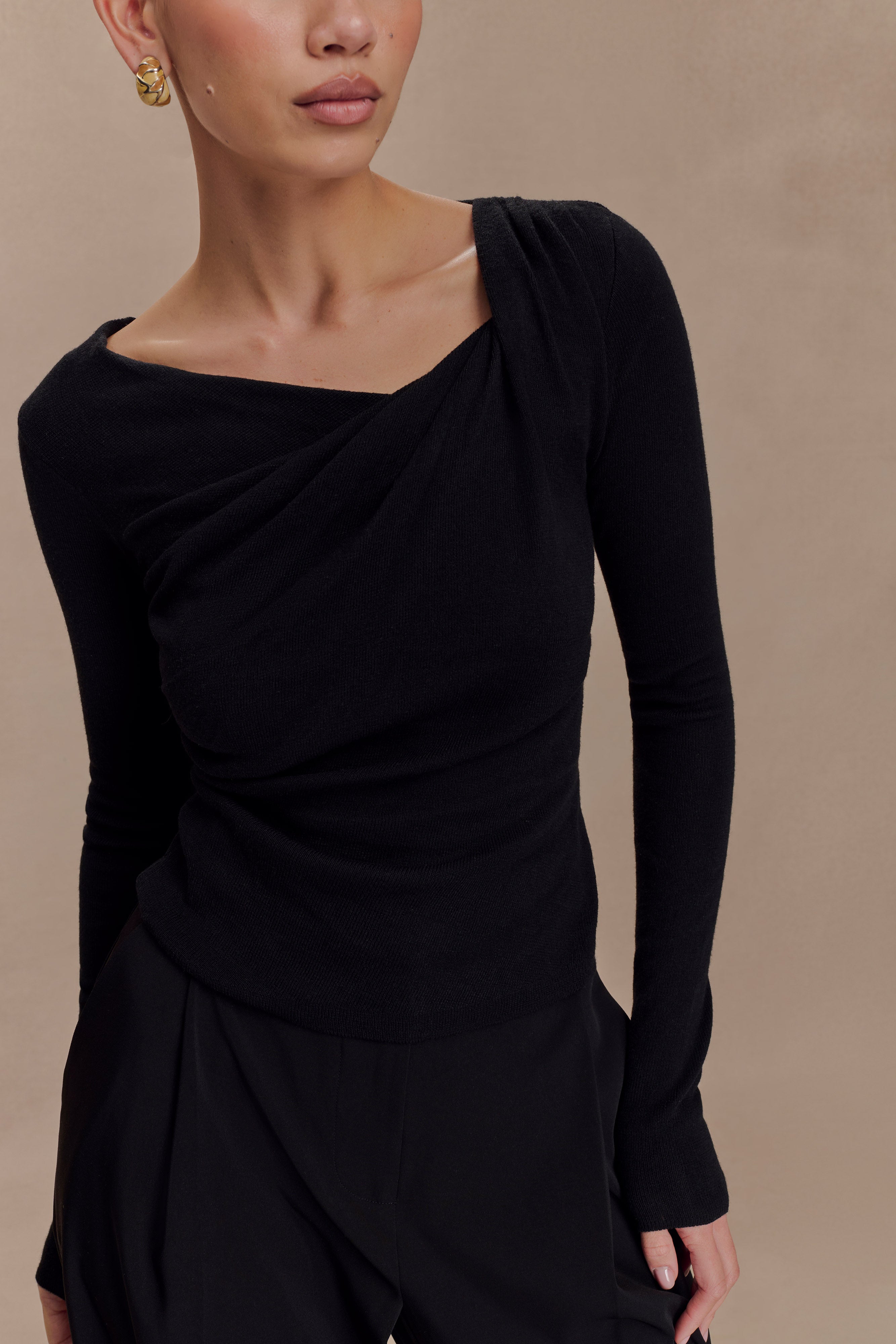 Culver Draped Twist Knit Top - Black | MESHKI US