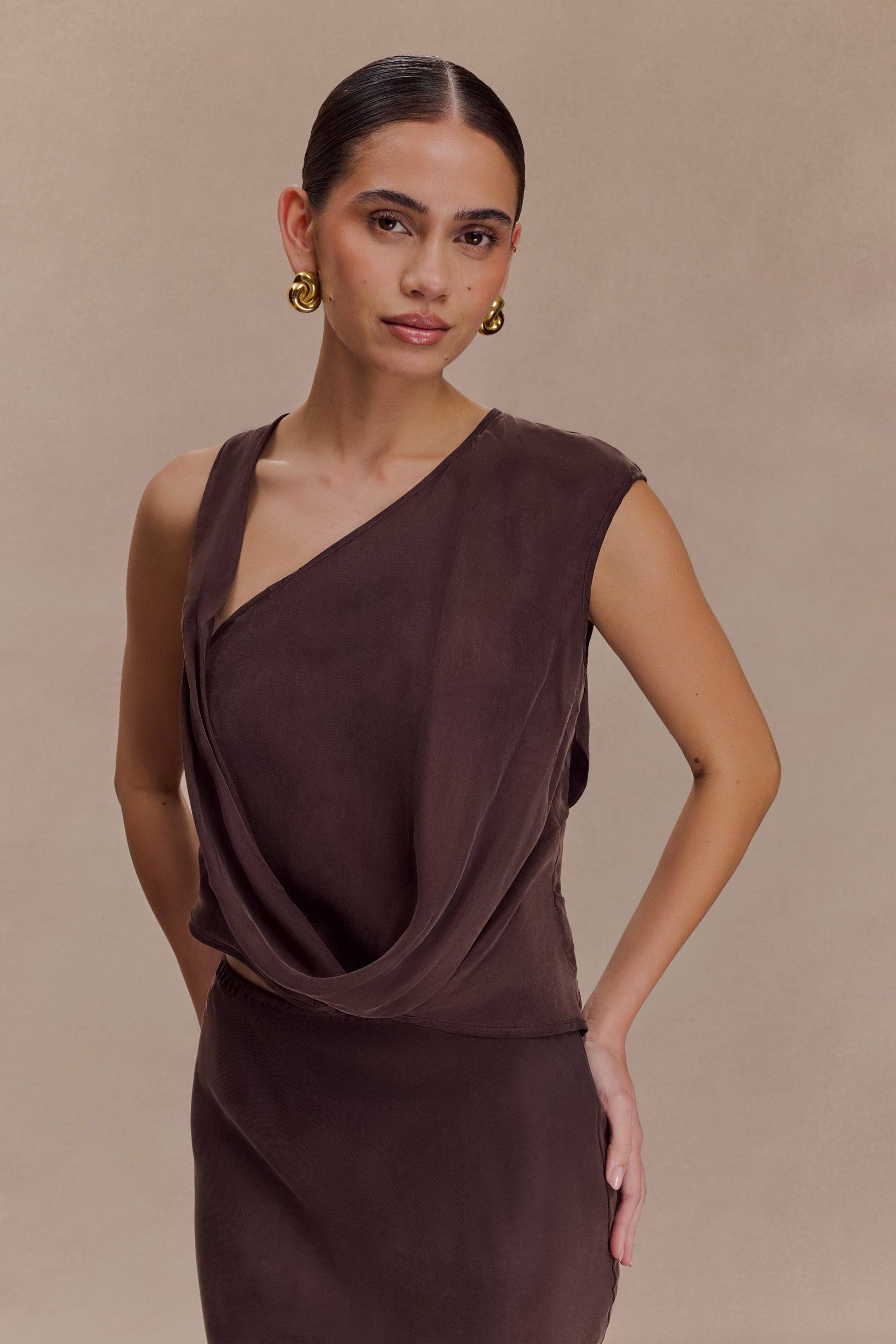 Violeta Asymmetric Top / Dark Chocolate | MESHKI