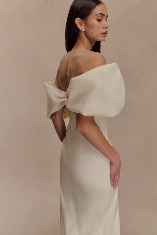 meshki wedding dress Eileen Strapless Gown / White | Turn heads on your big day with the EILEEN Strapless Wedding Gown meshki bridal Meshki bridal,