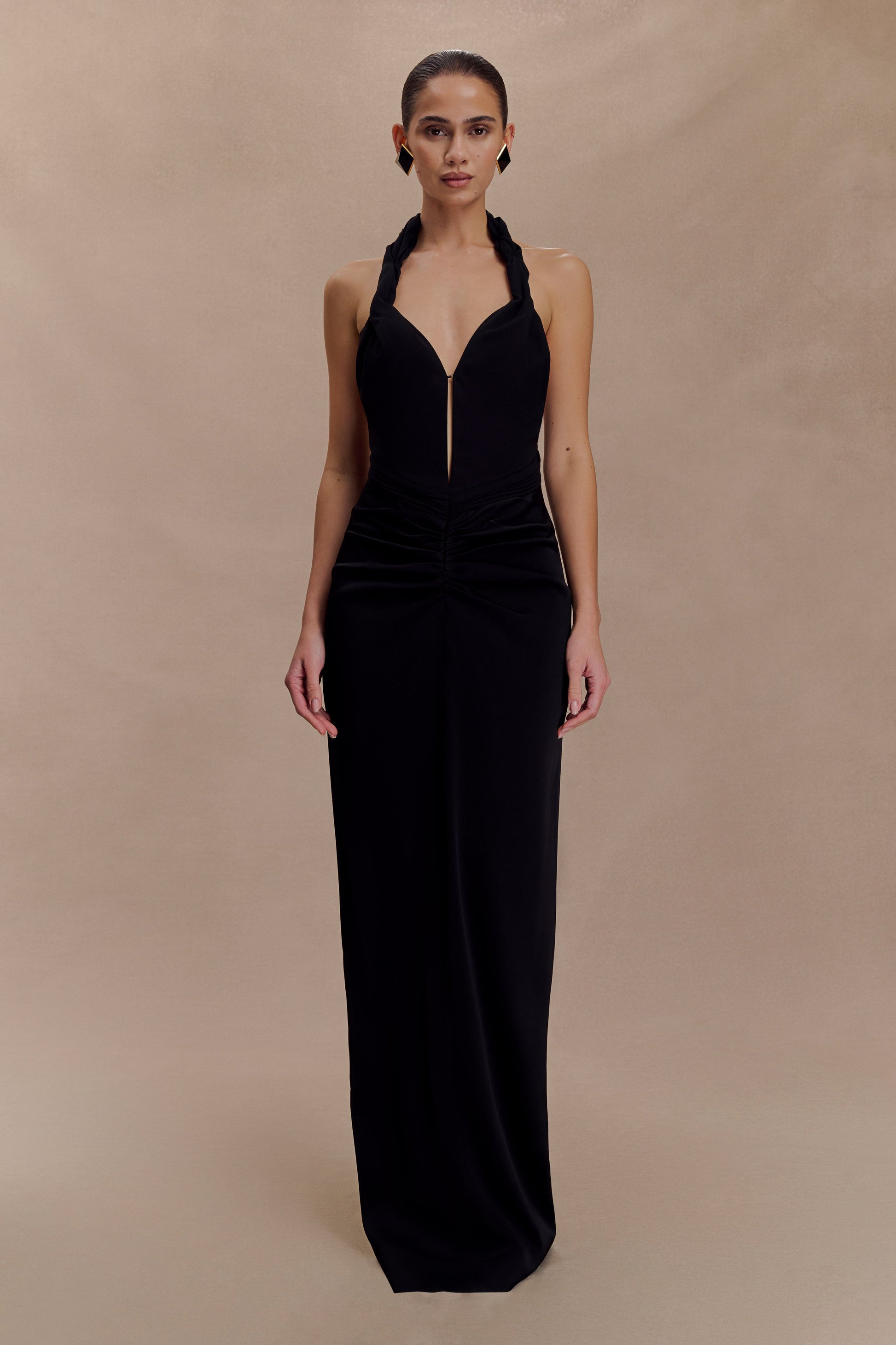 Vivianne Low Neck Maxi Dress / Black | MESHKI