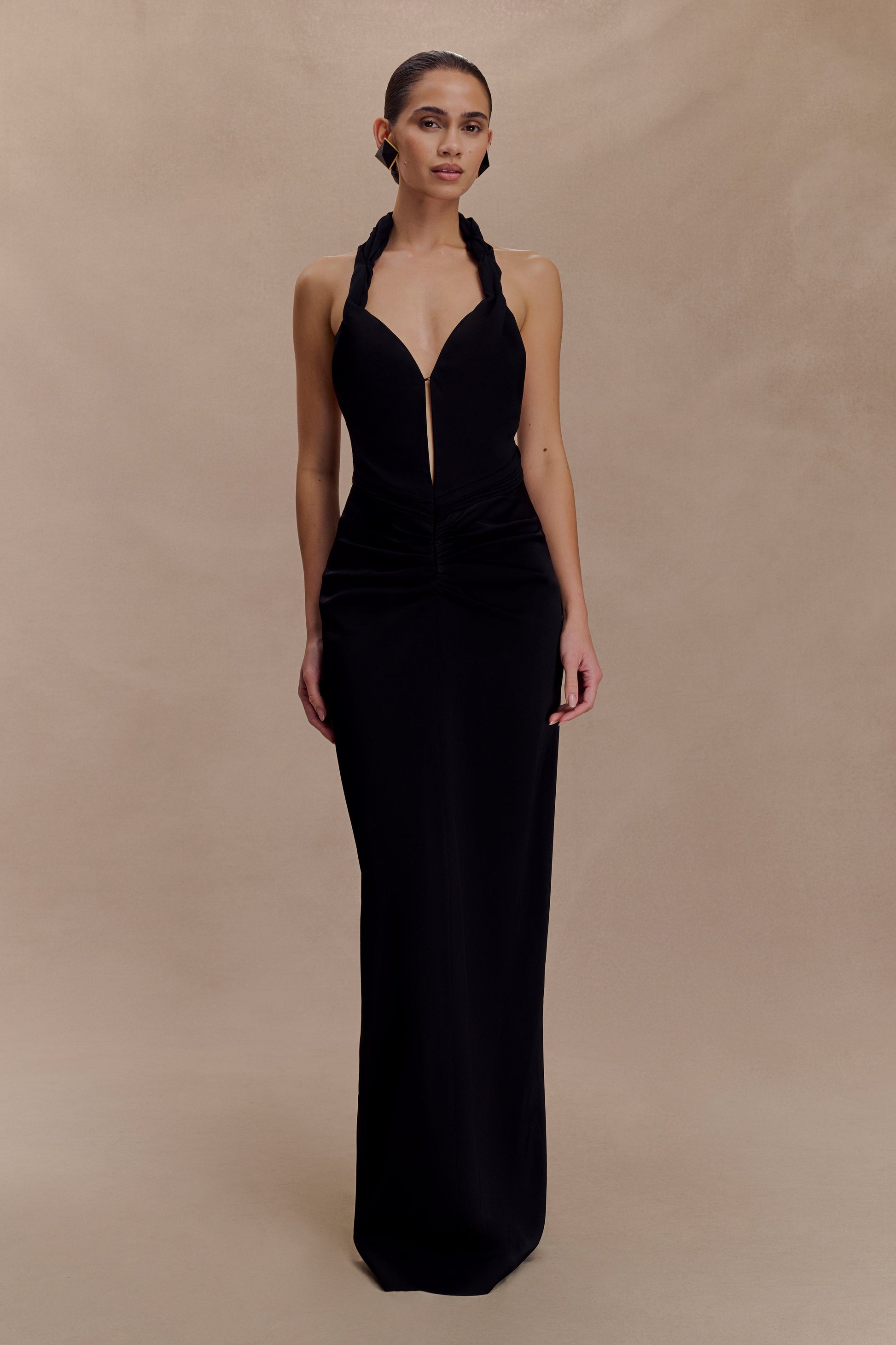 Vivianne Low Neck Maxi Dress / Black | MESHKI