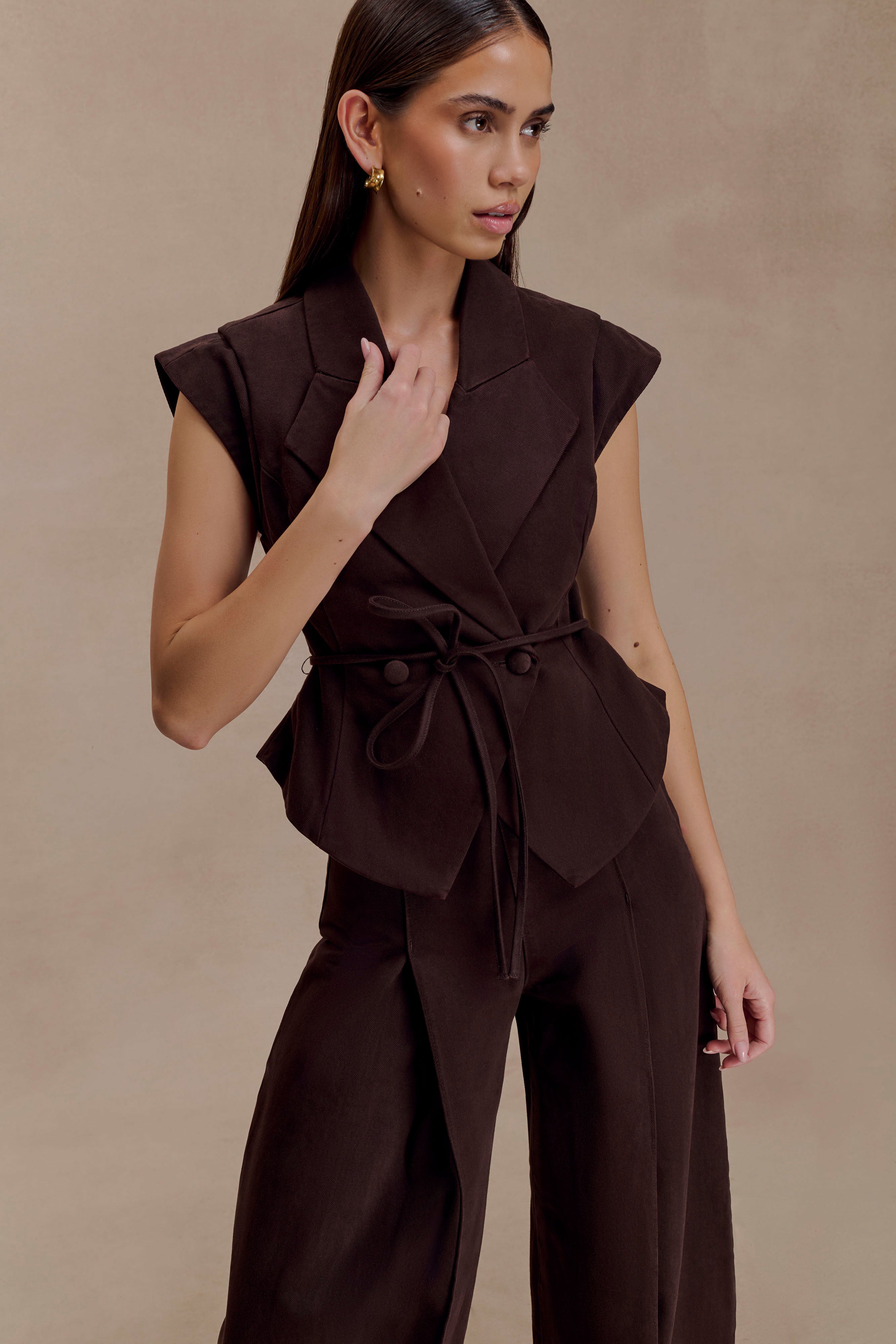 Charley Structured Tie Denim Top - Chocolate | MESHKI US