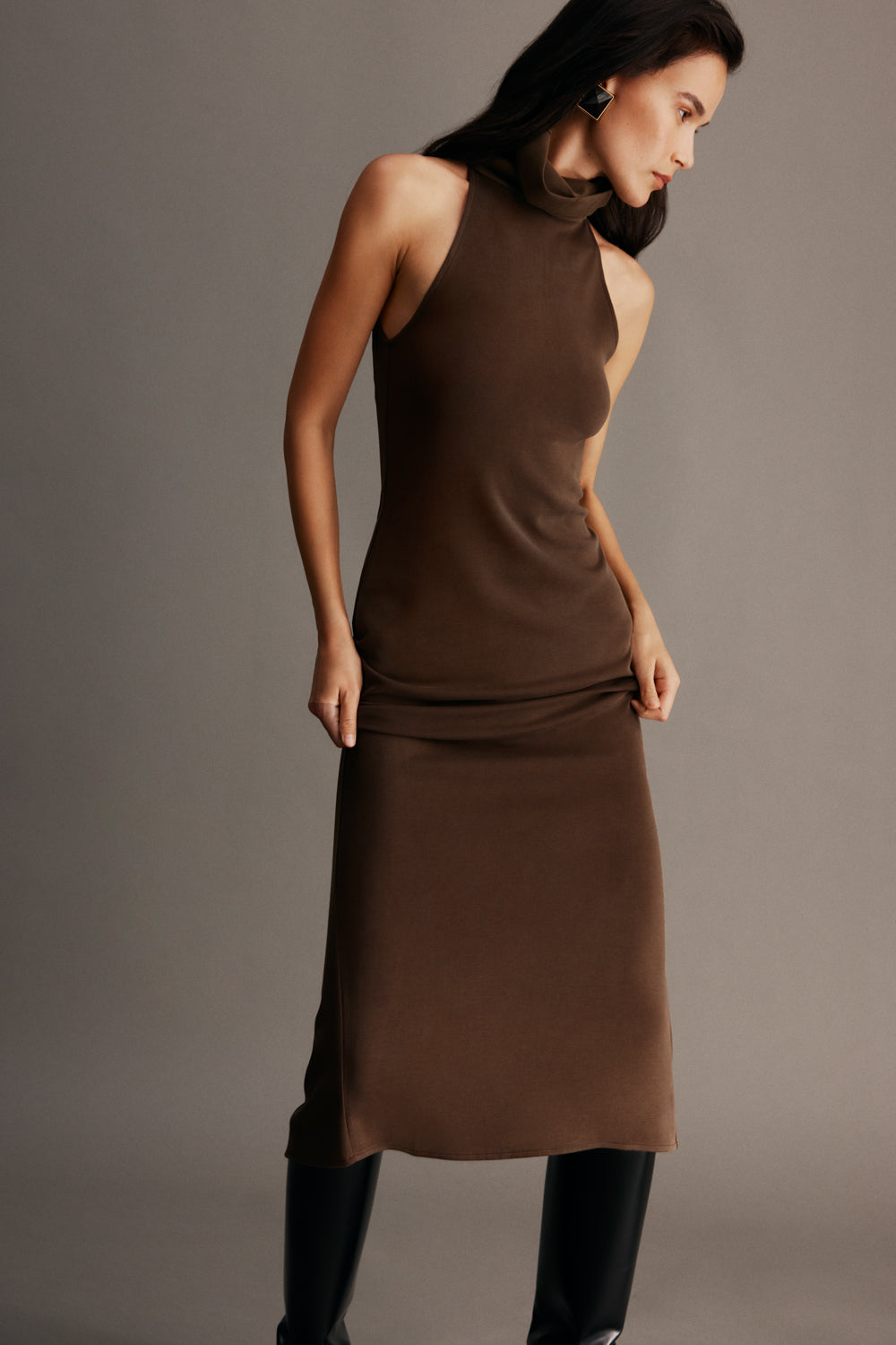 Kennedy High Neck Midi Dress / Chocolate | MESHKI