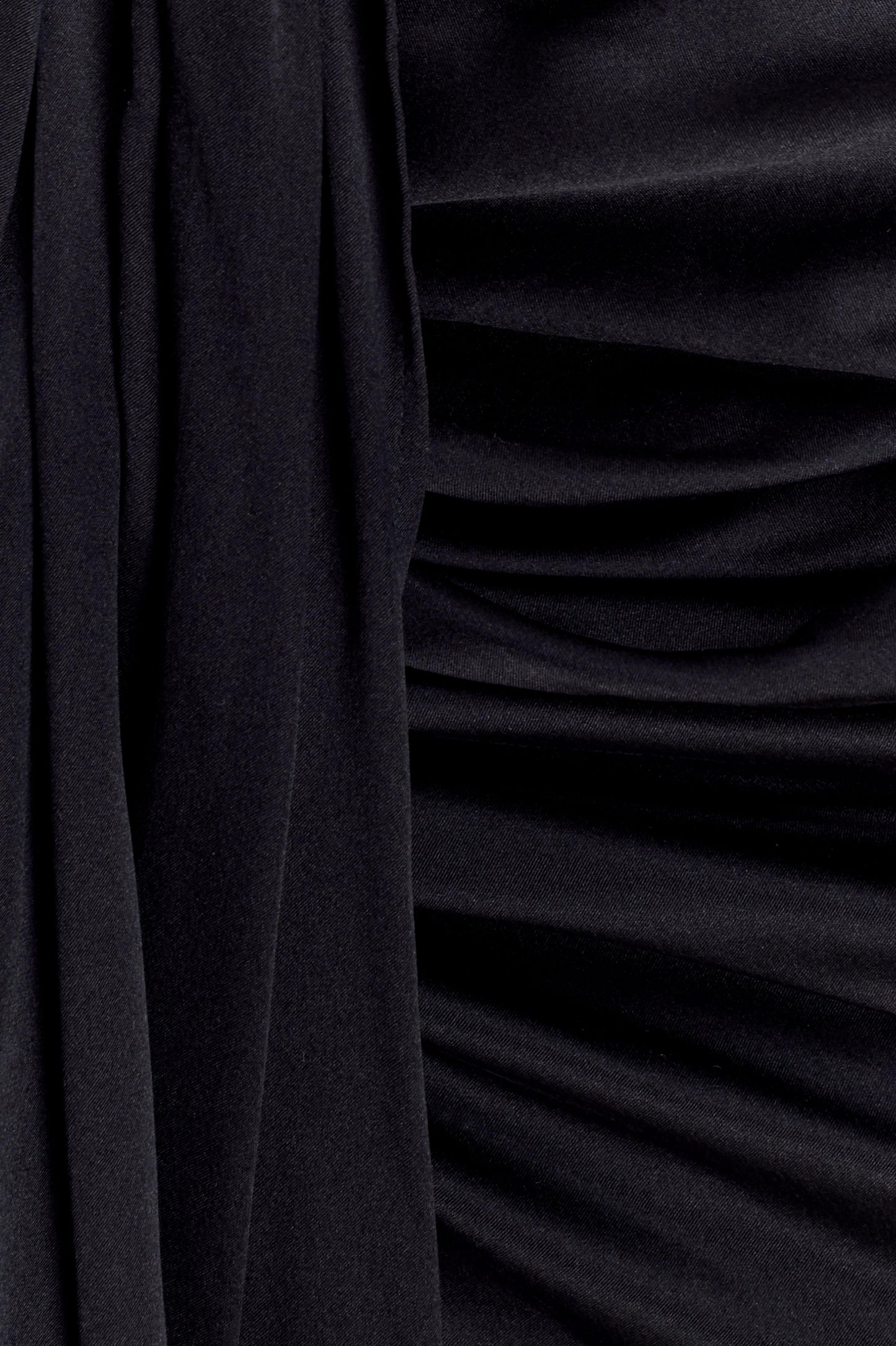 Zendaya Silk Midi Skirt - Black