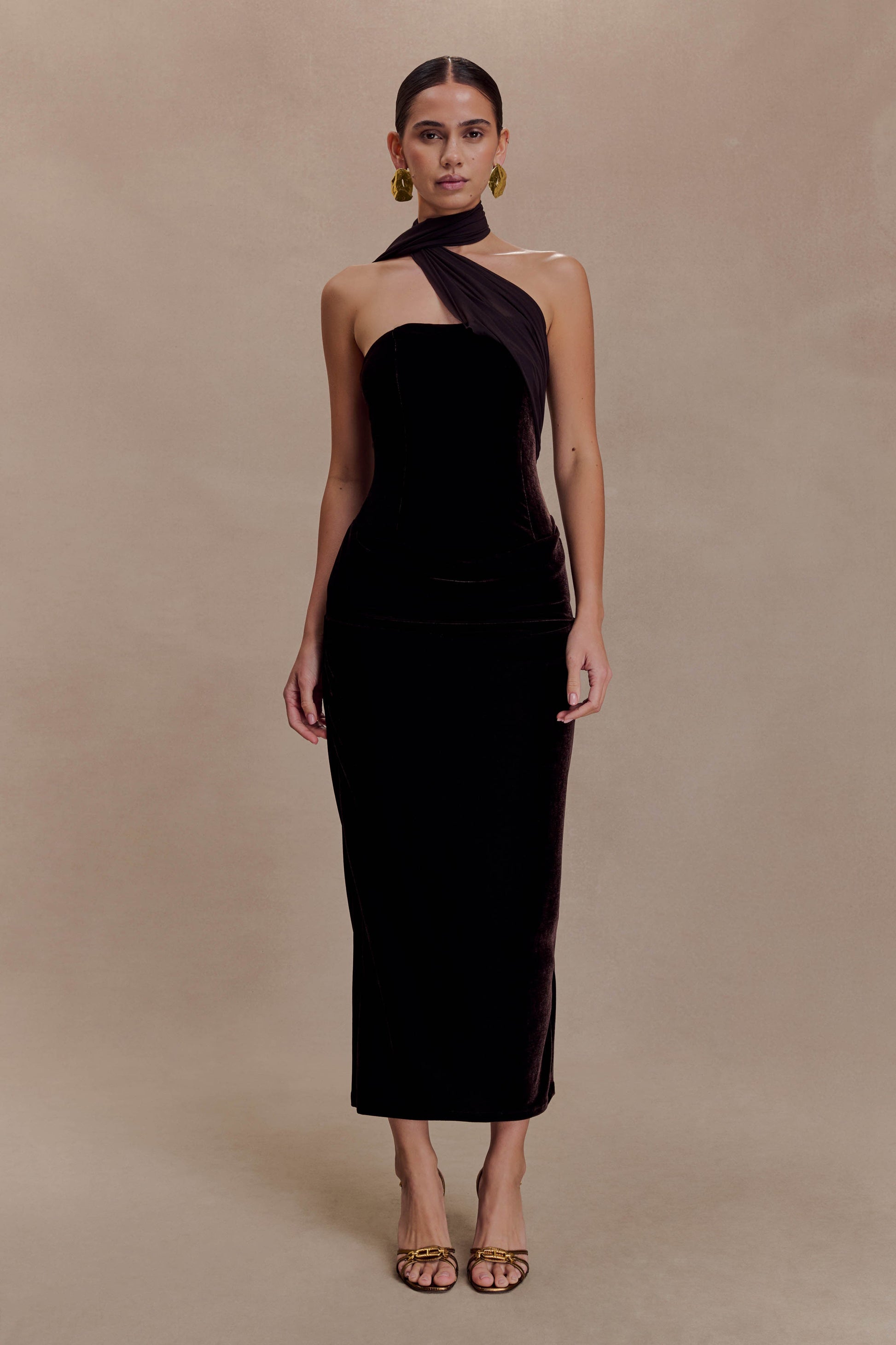 Mattea Velvet Midi Dress With Scarf / Chocolate | MESHKI