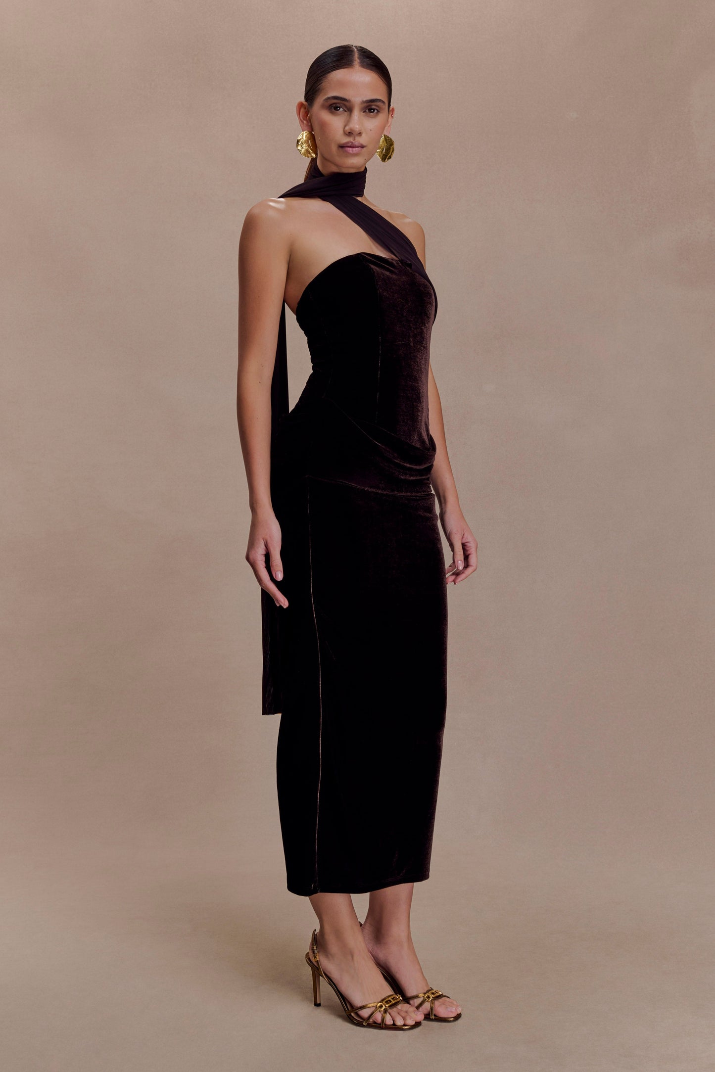 Mattea Velvet Midi Dress With Scarf - Chocolate