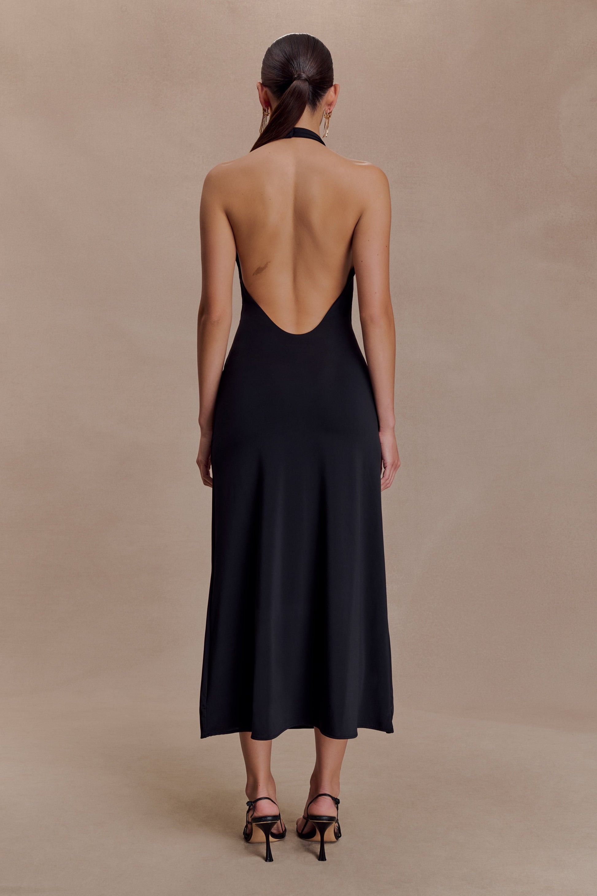 Genie Slinky Halter Midi Dress / Black | MESHKI